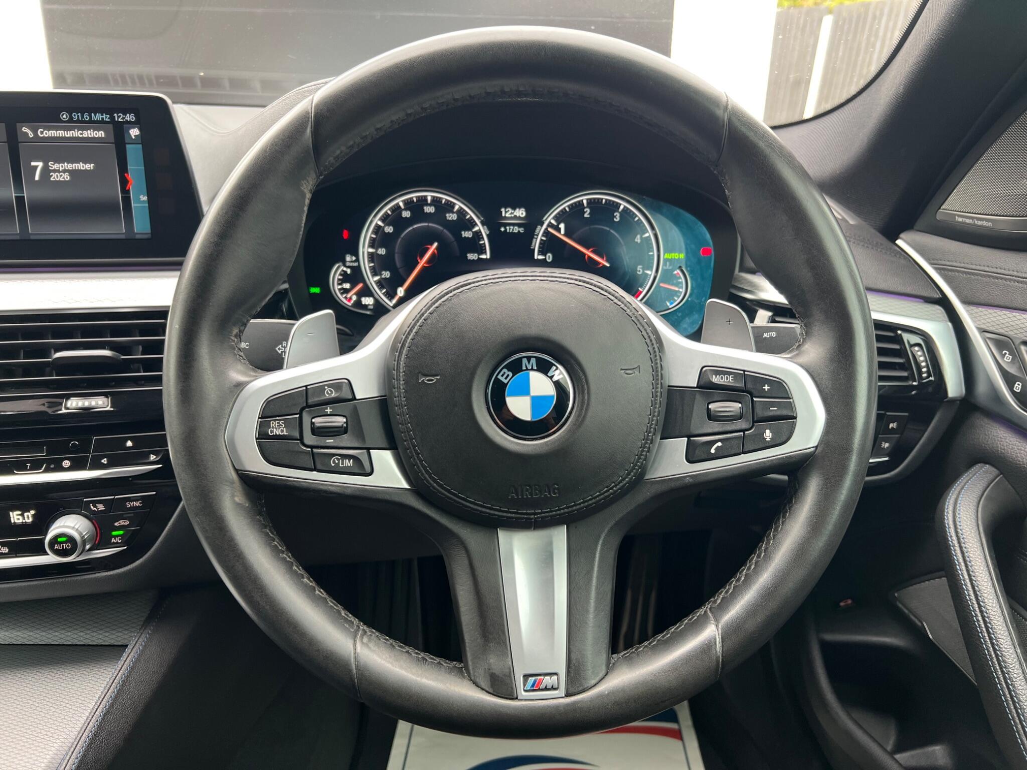 BMW 5 Series view 38