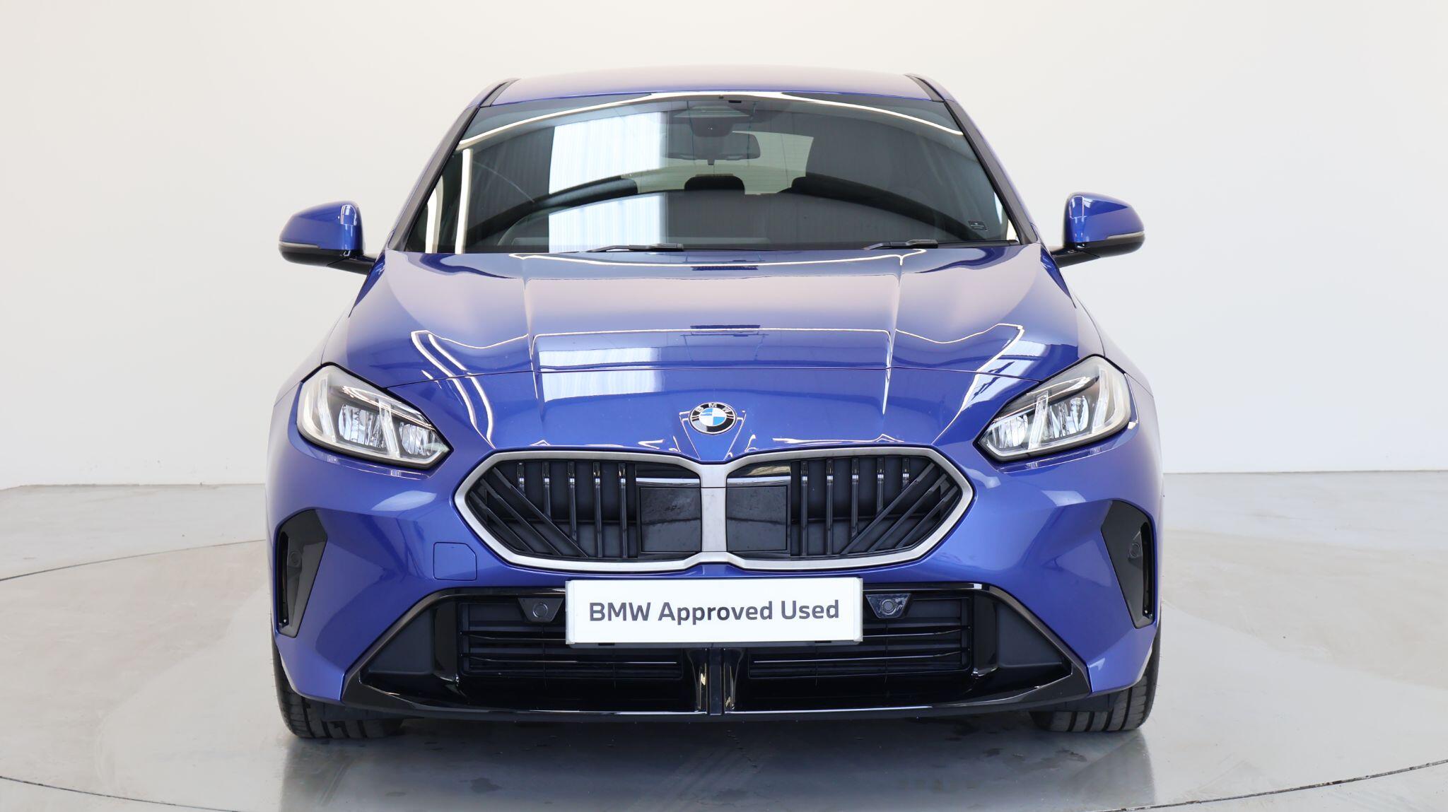 BMW 1 Series view 14