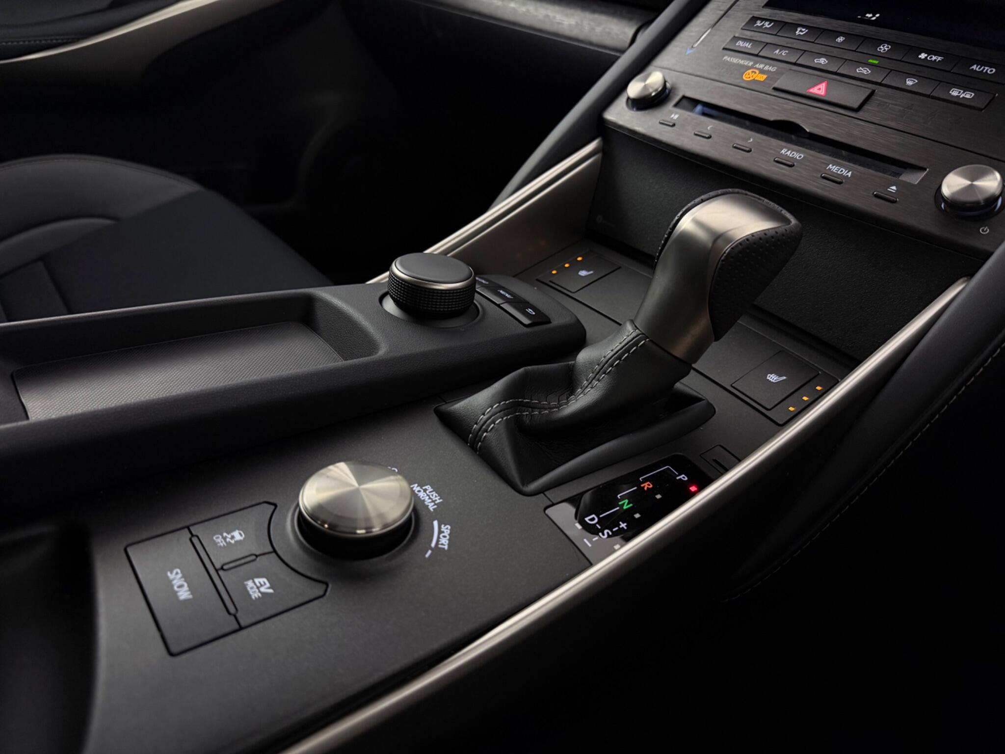 Lexus Is view 20
