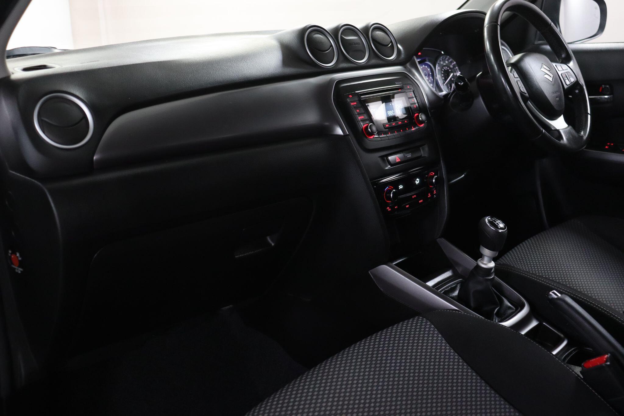 Suzuki Vitara view 34