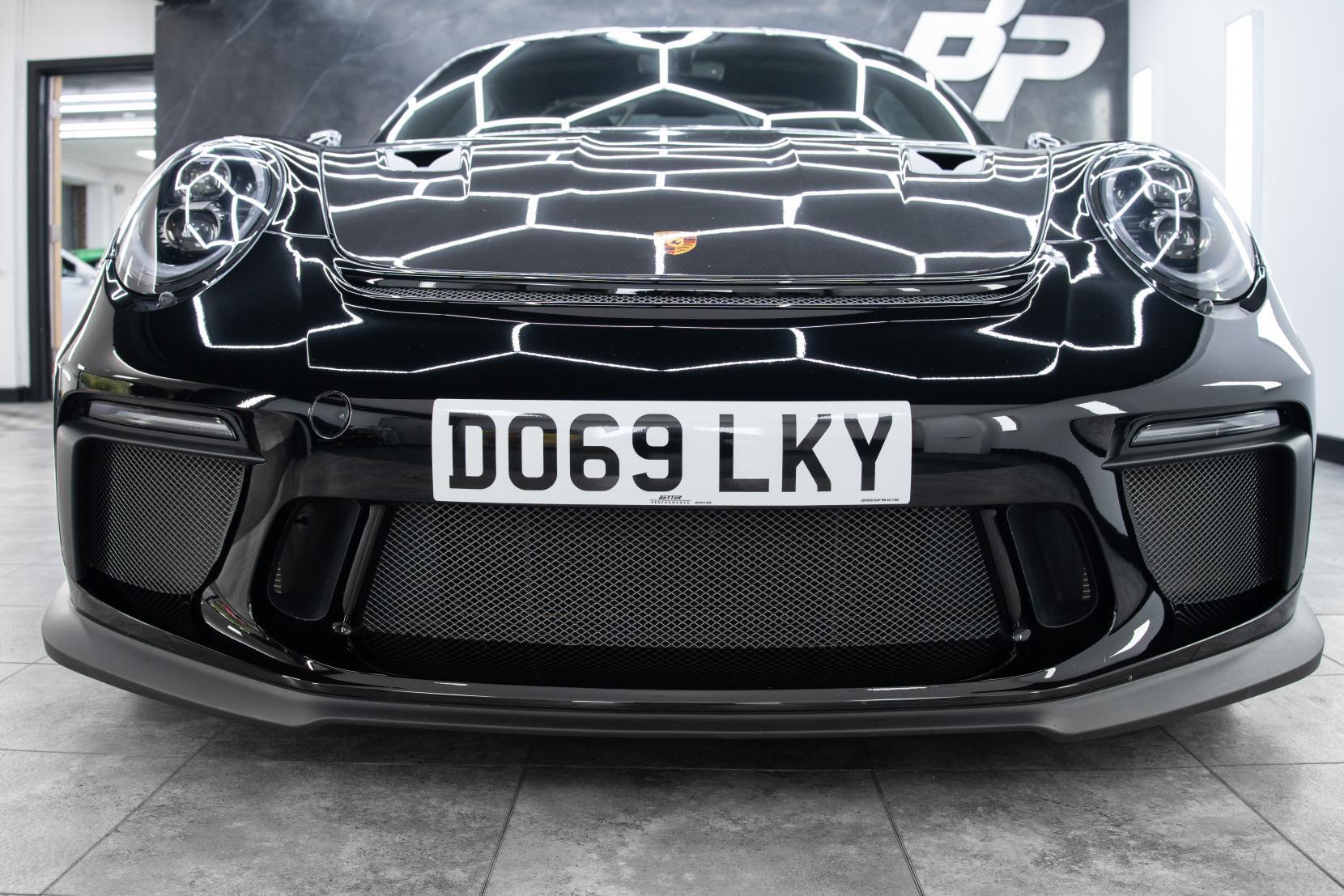 Porsche 911 view 27
