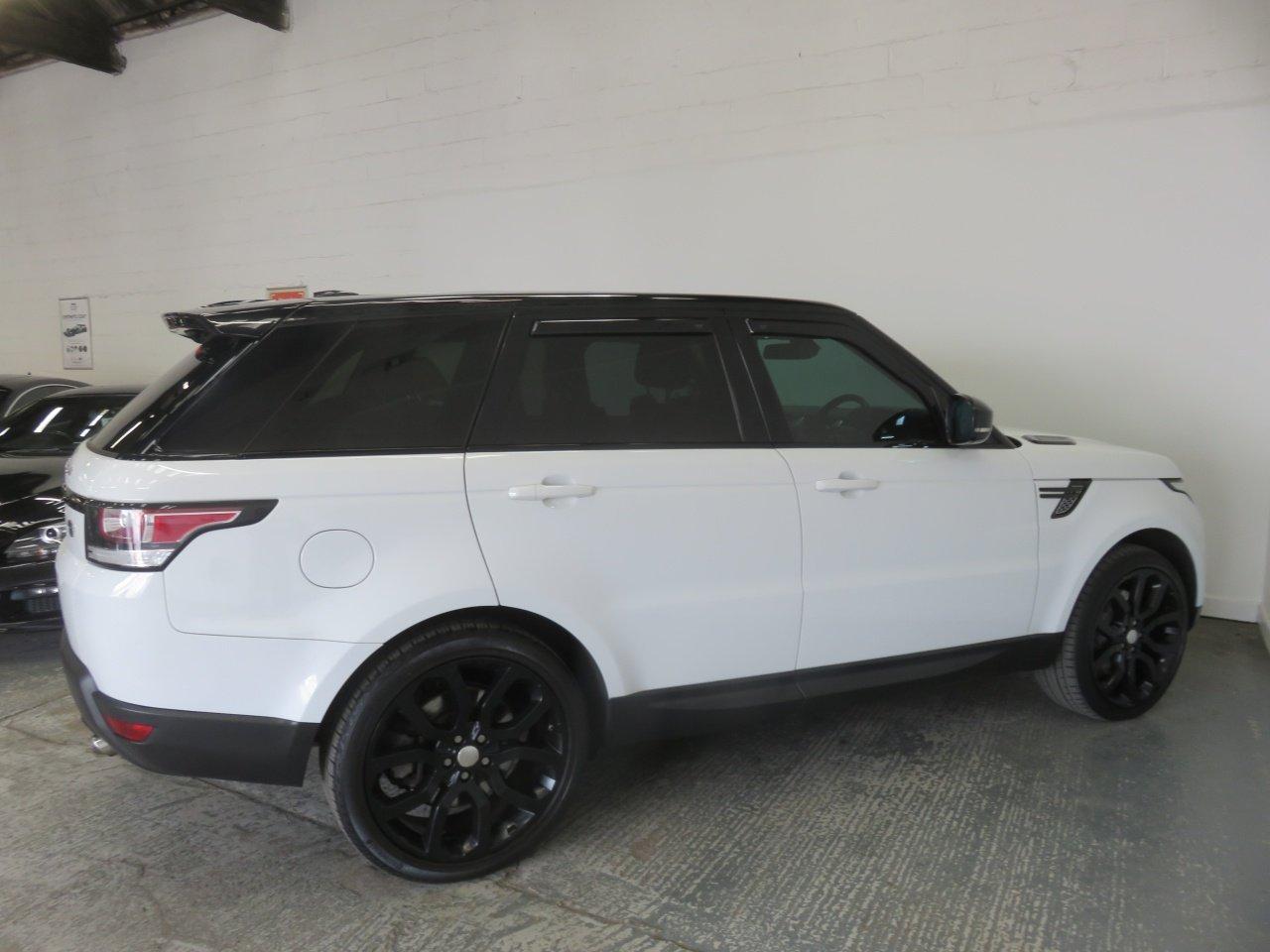 Land Rover Range Rover Sport view 11