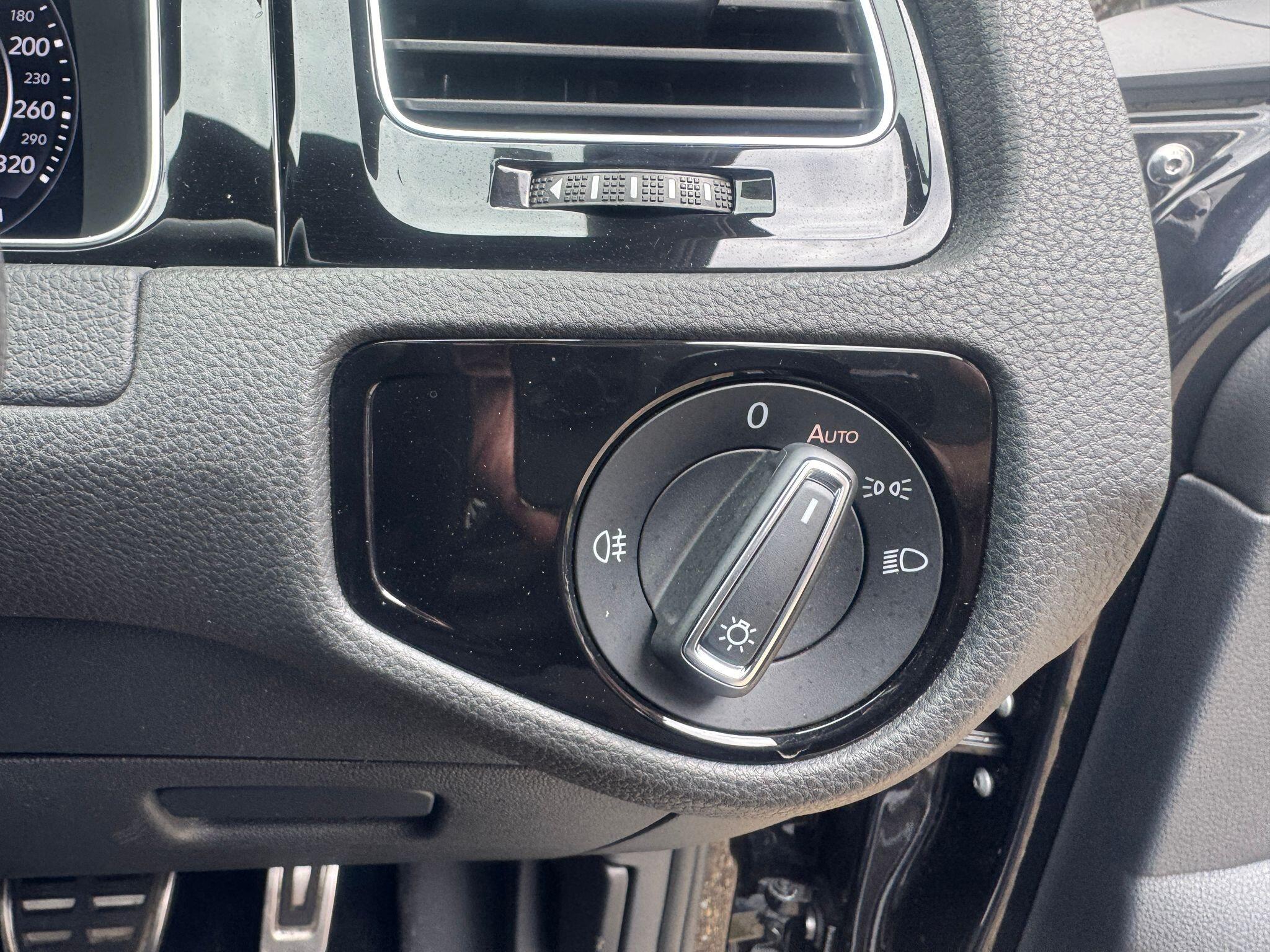 Volkswagen Golf view 27