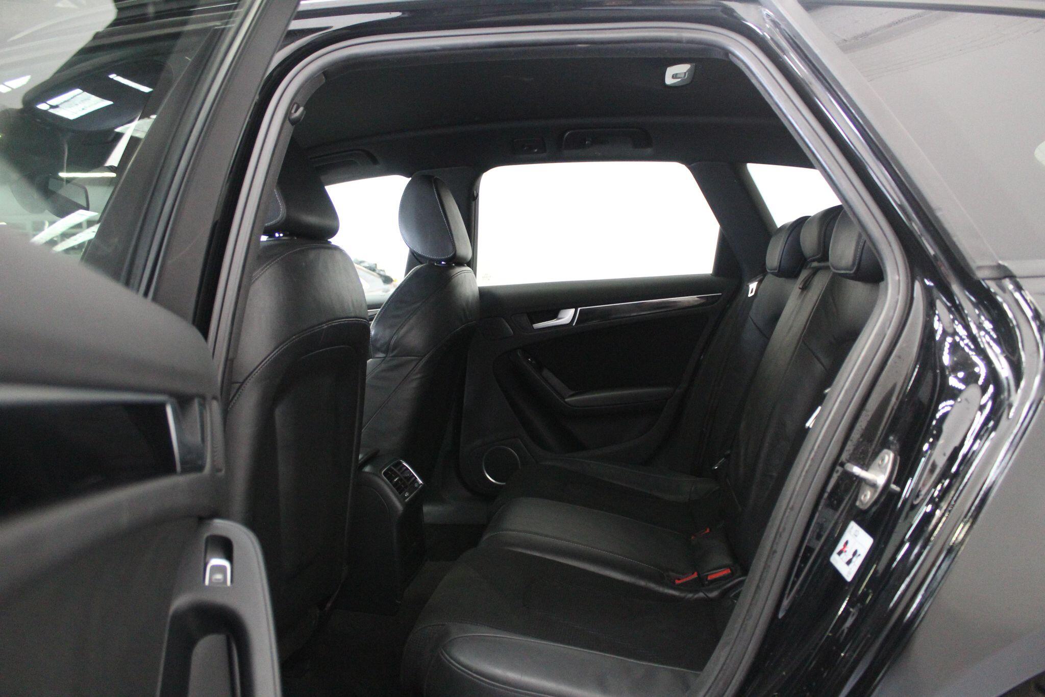 Audi A4 view 52