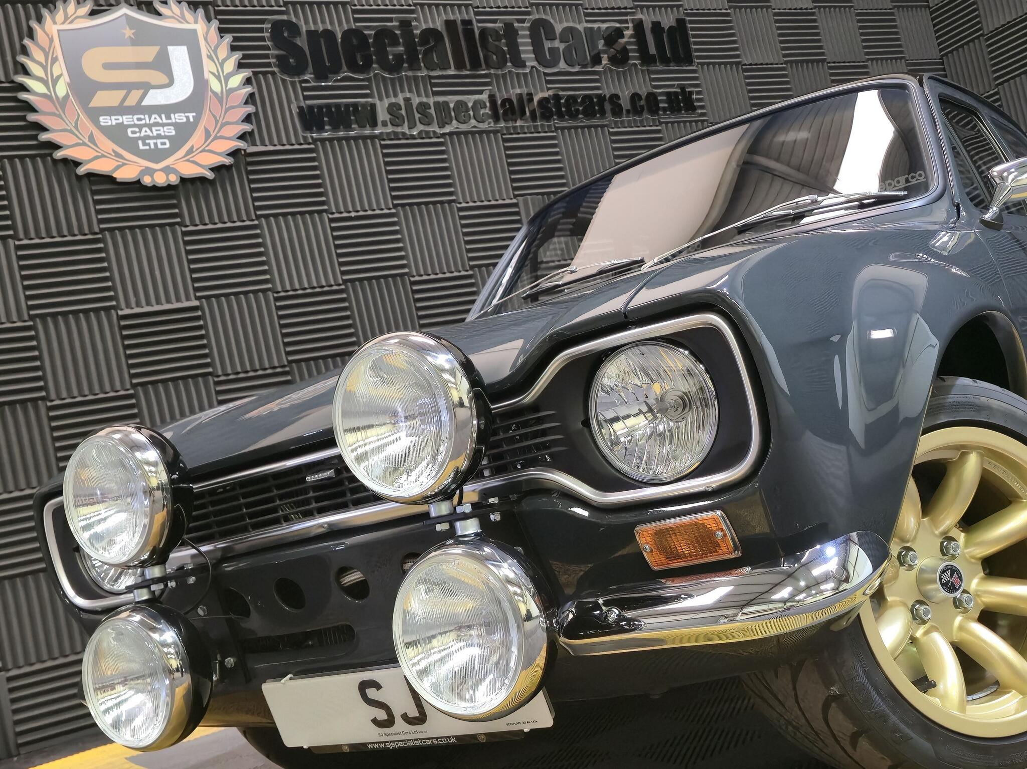 Ford Escort view 12