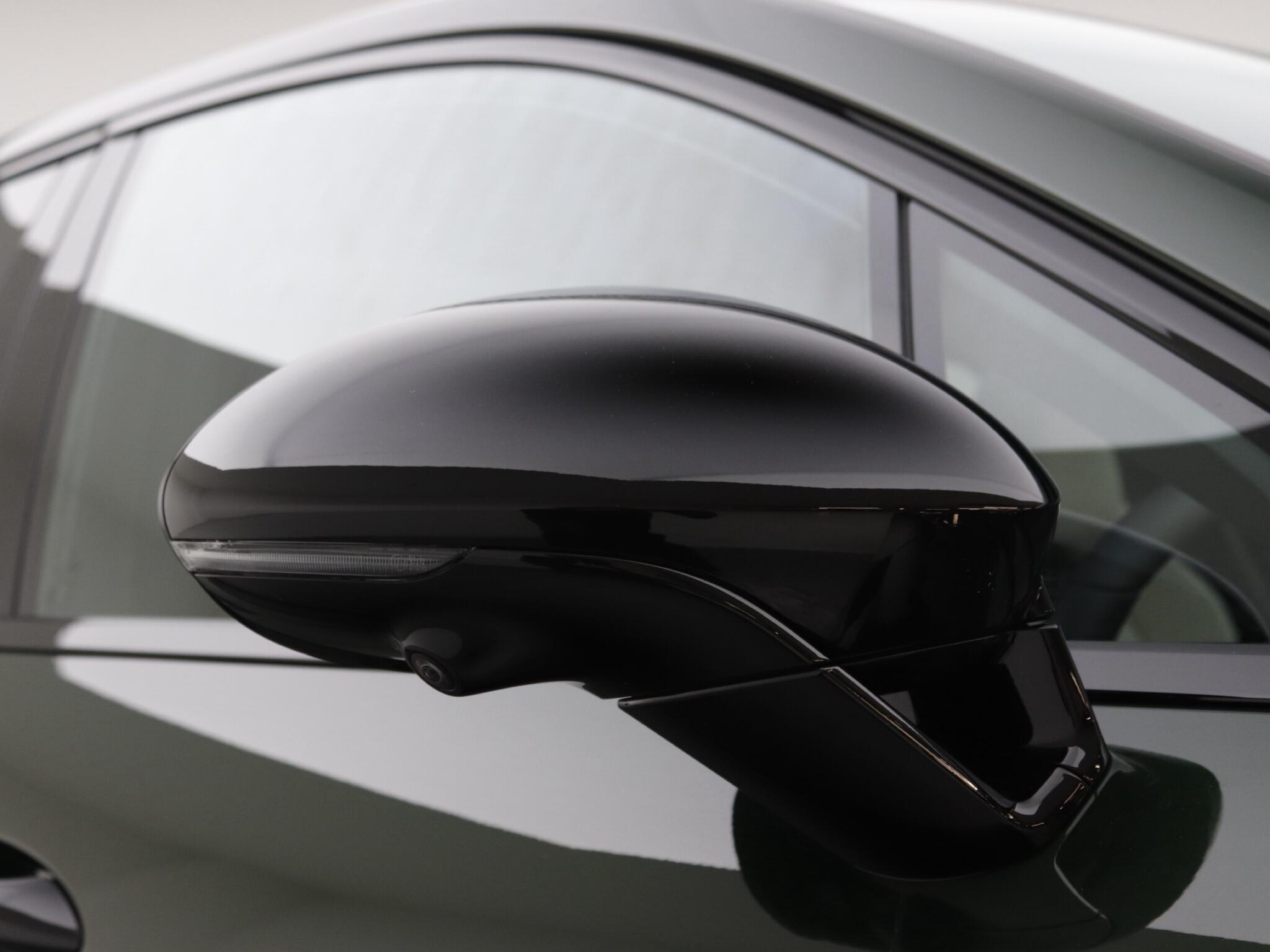 Porsche Panamera view 22