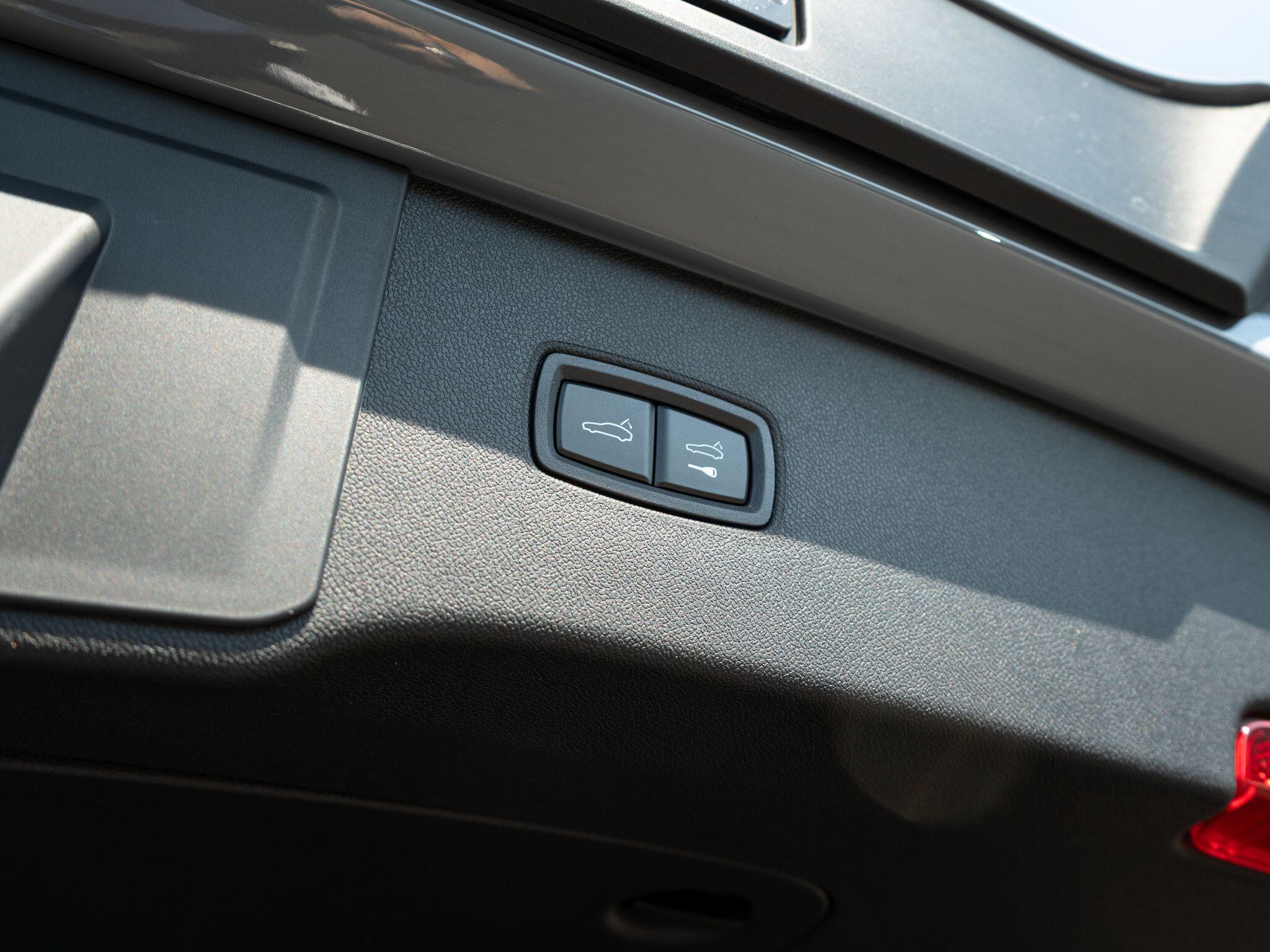 Porsche Cayenne view 56