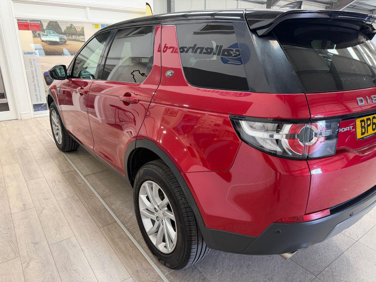 Land Rover Discovery Sport view 44