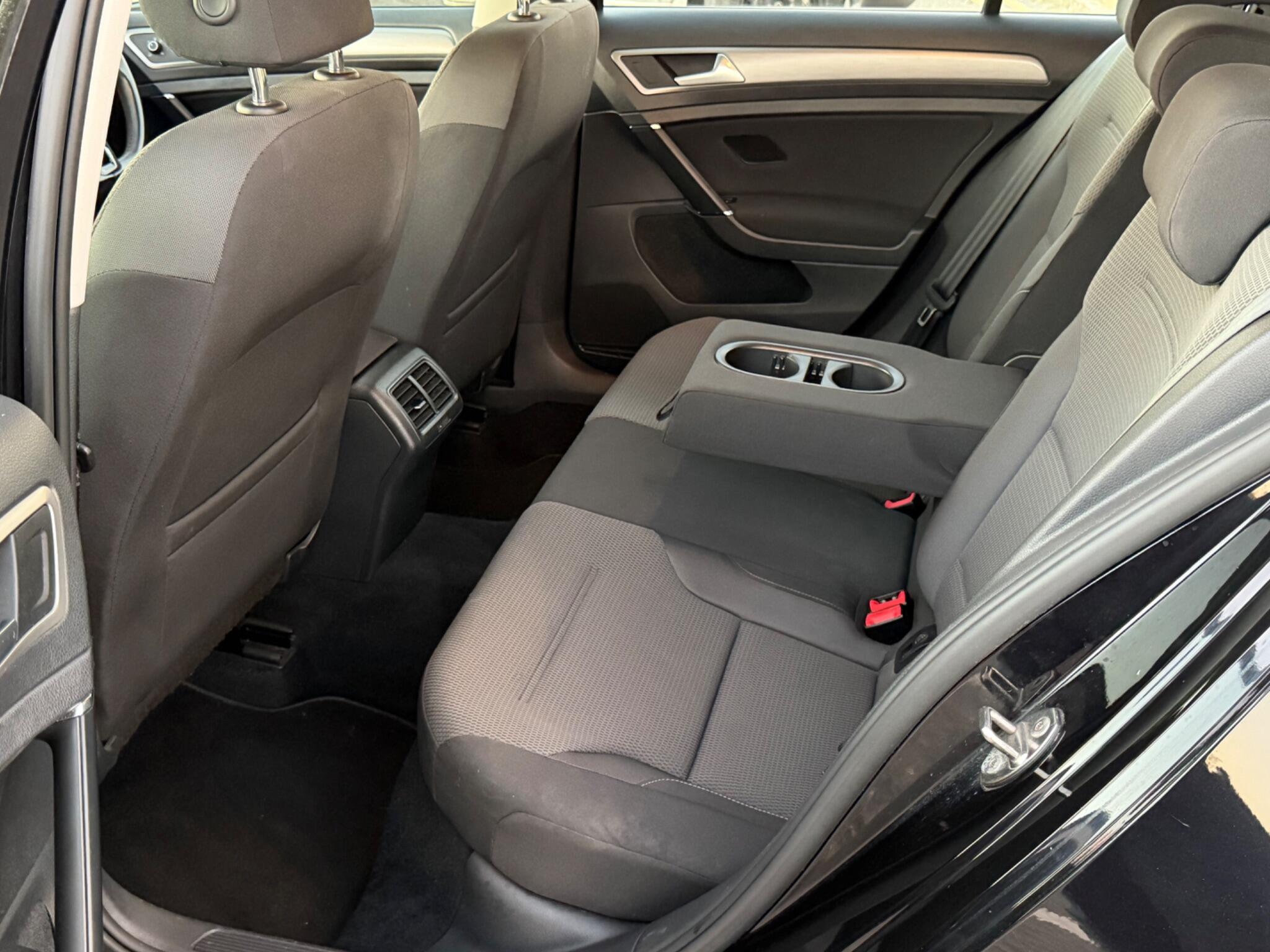 Volkswagen Golf view 19