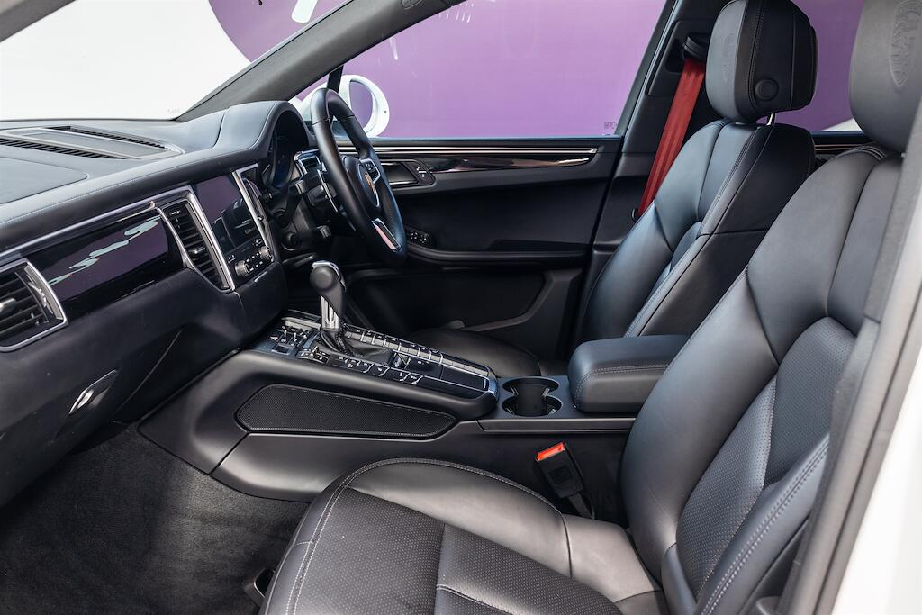 Porsche Macan view 9