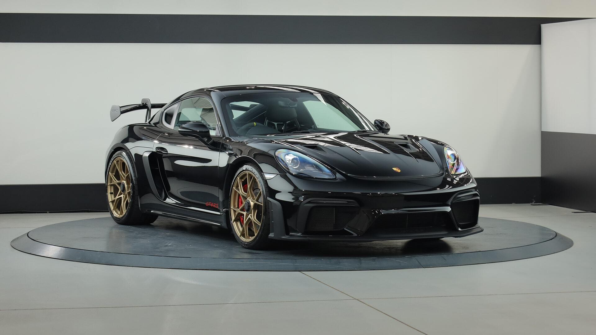 Porsche Cayman view 28