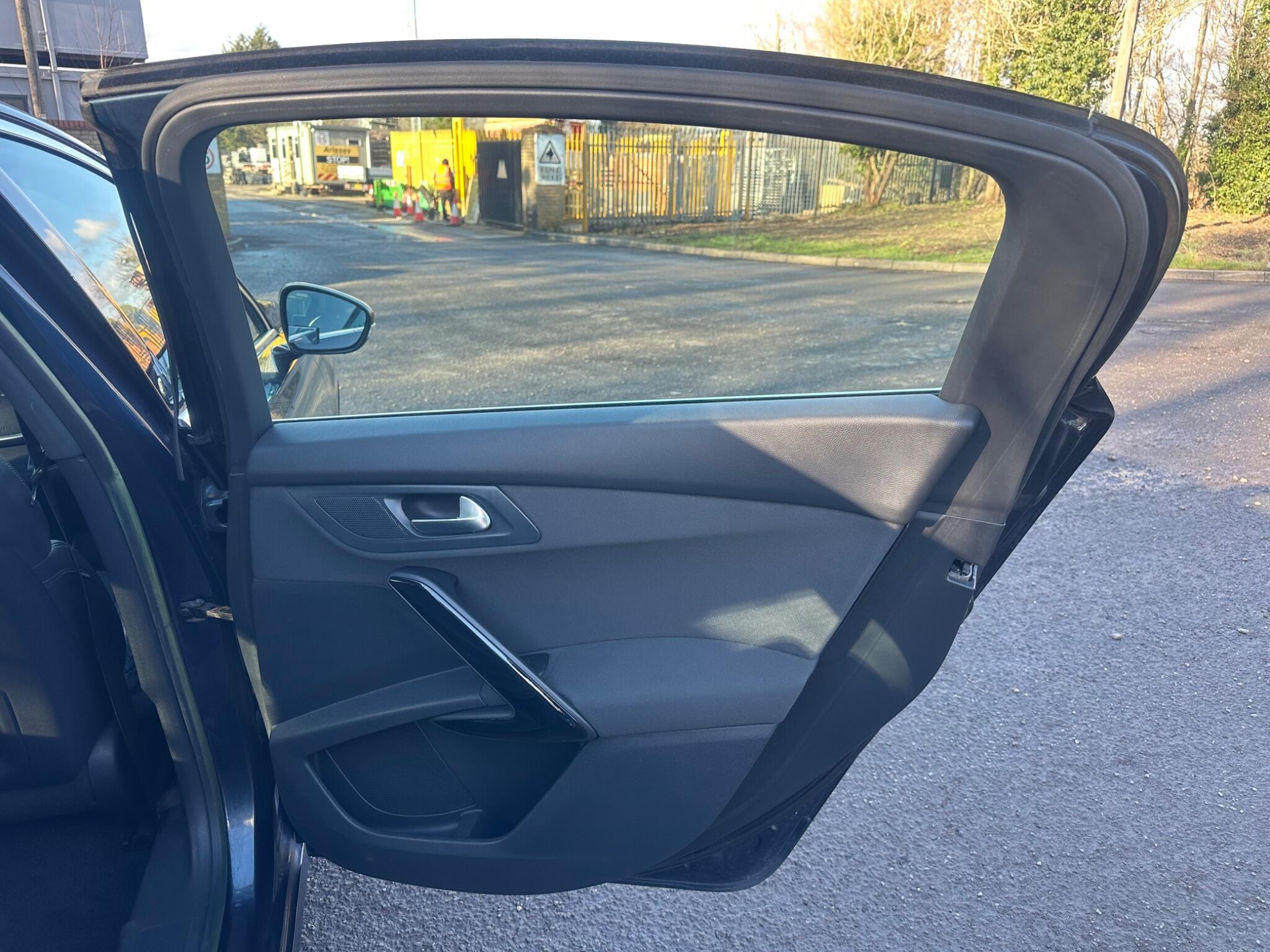 2012 Peugeot 508 image 34
