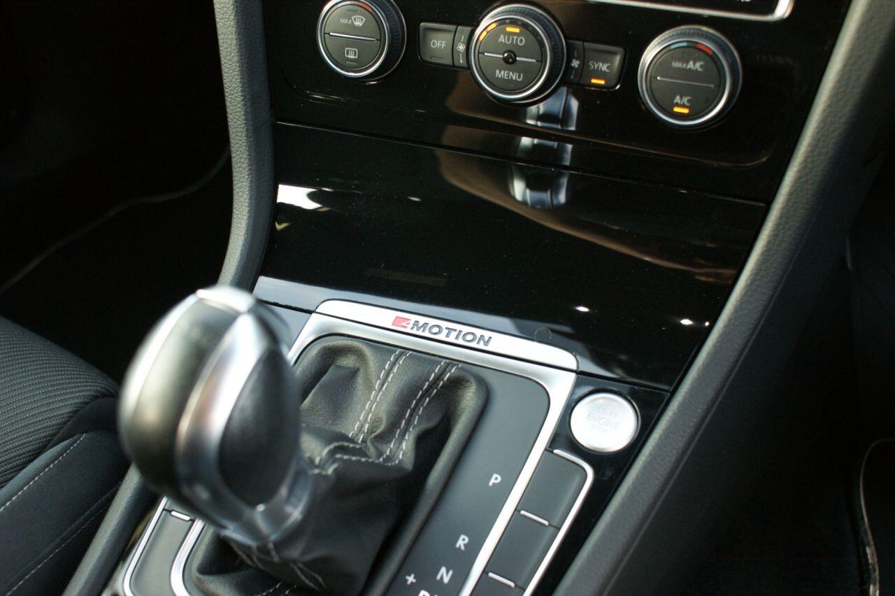 Volkswagen Golf view 53