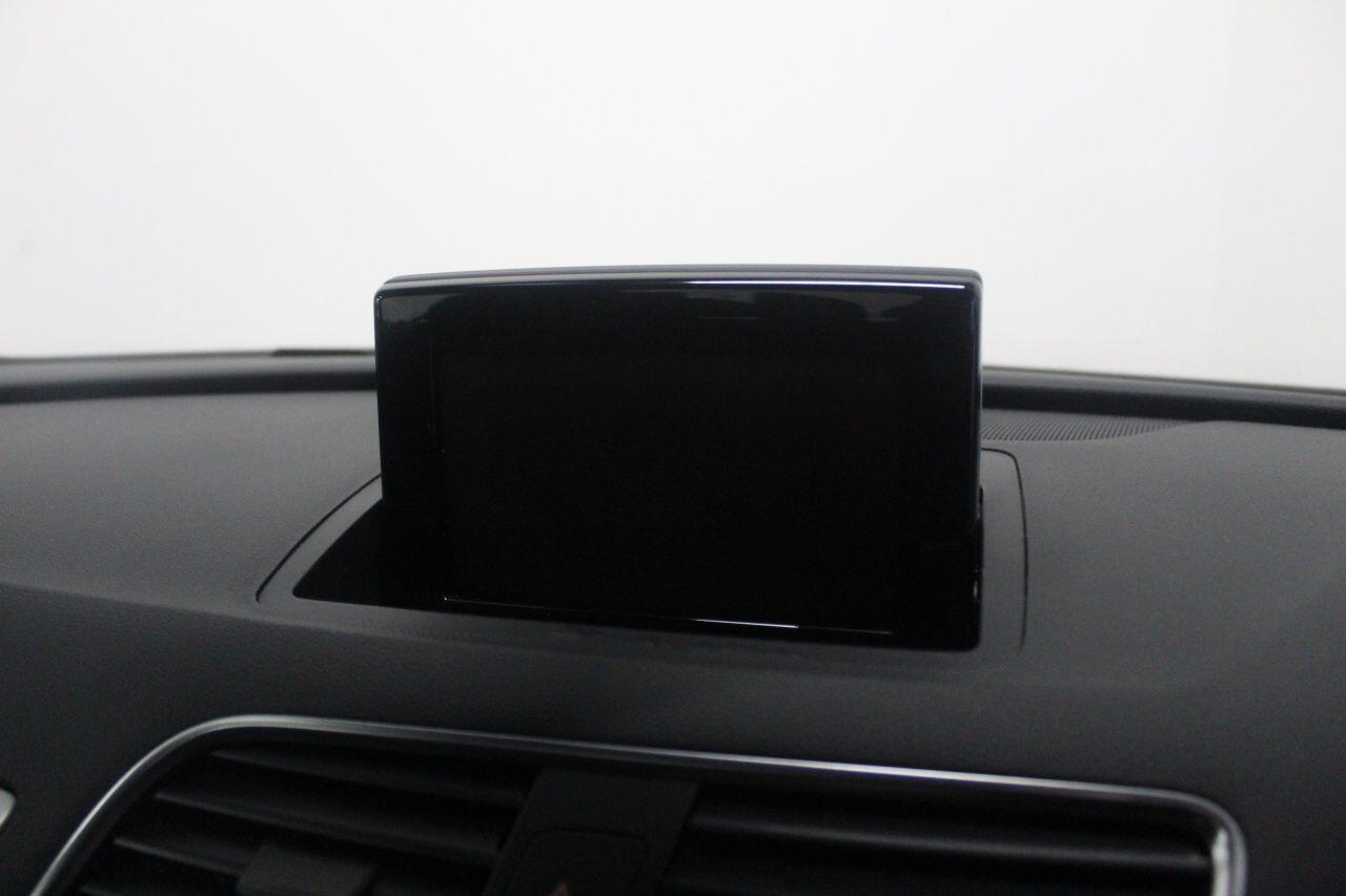 Audi Q3 view 41