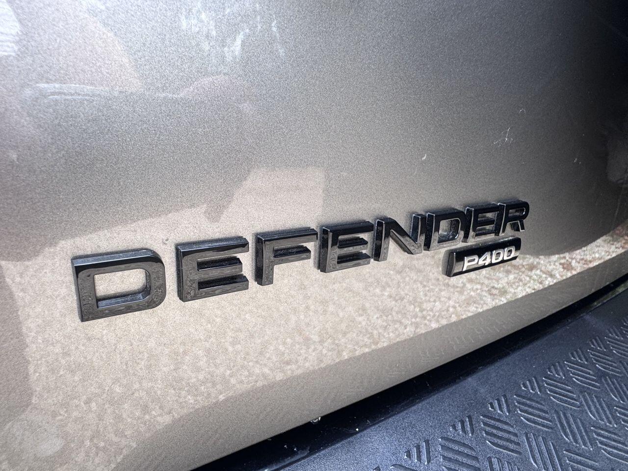 Land Rover Defender view 41