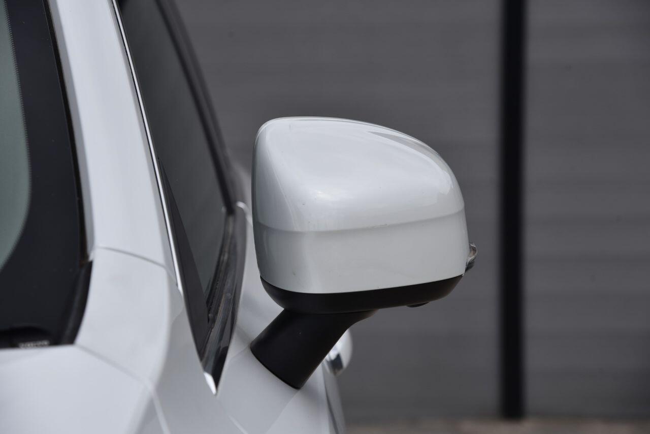 Volvo XC90 view 17