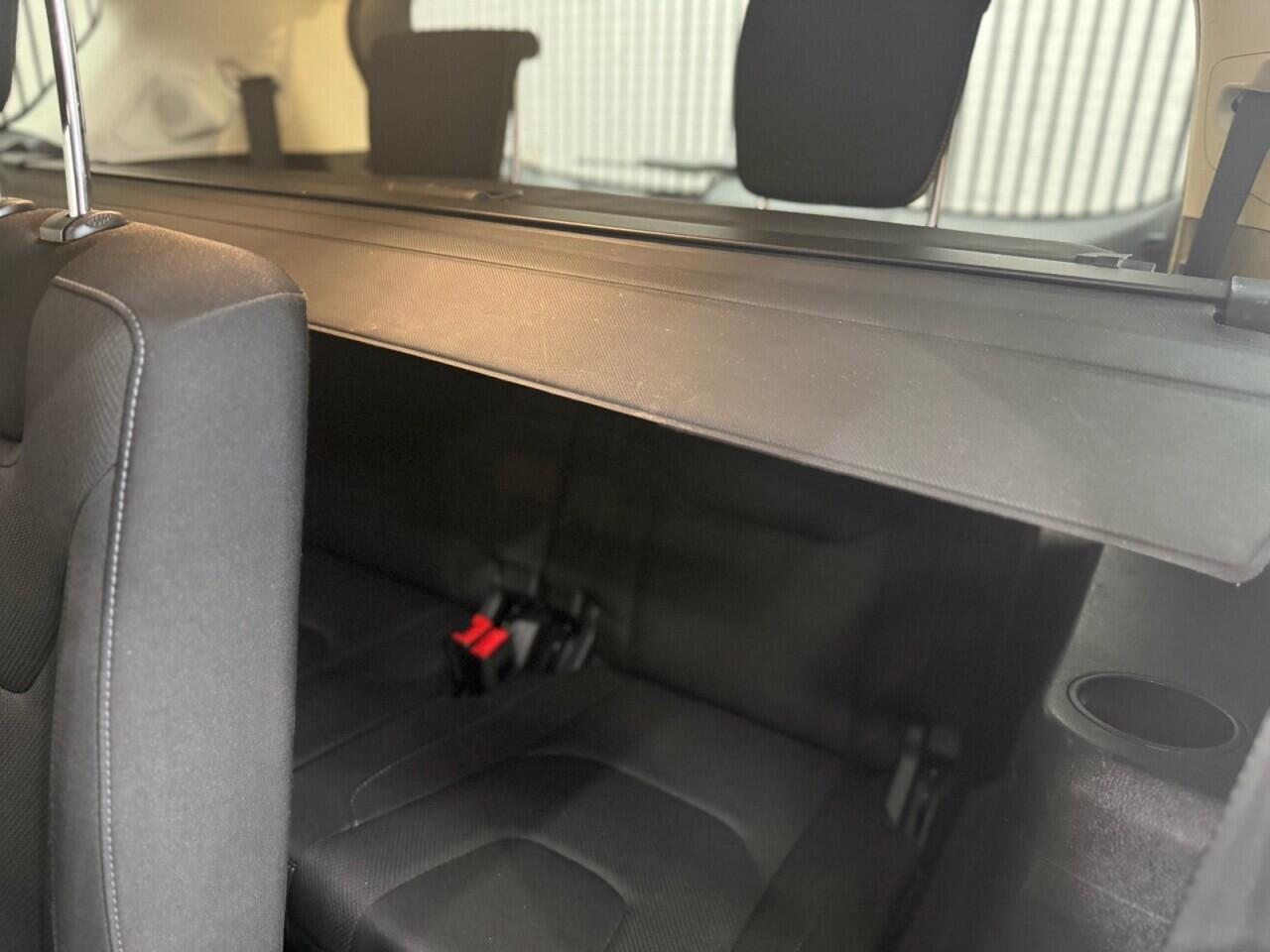 Ford S-Max view 8