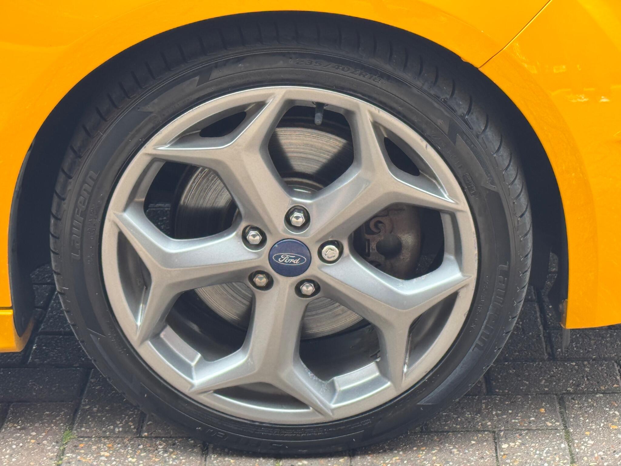 Ford Focus view 35