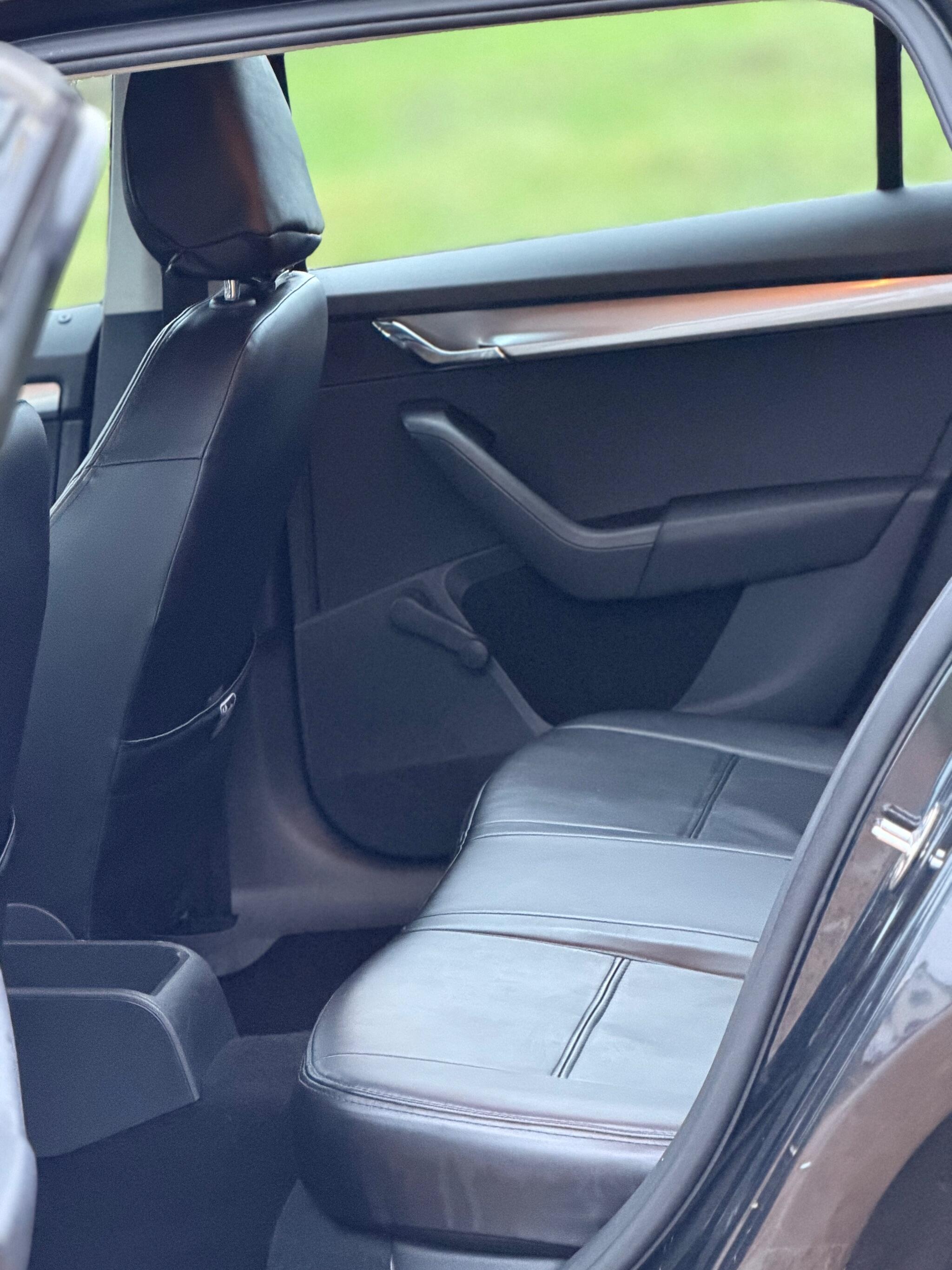 2017 Skoda Octavia 1.6 TDI S Euro 6 (s/s) 5dr image 22