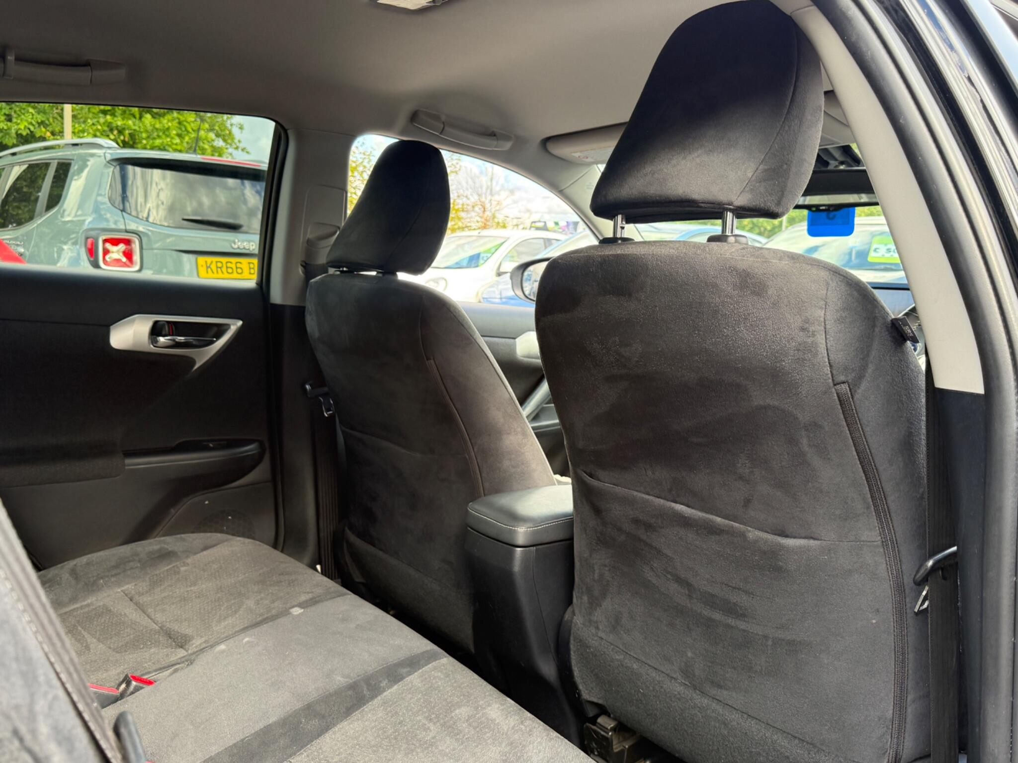 Lexus CT - Image 39
