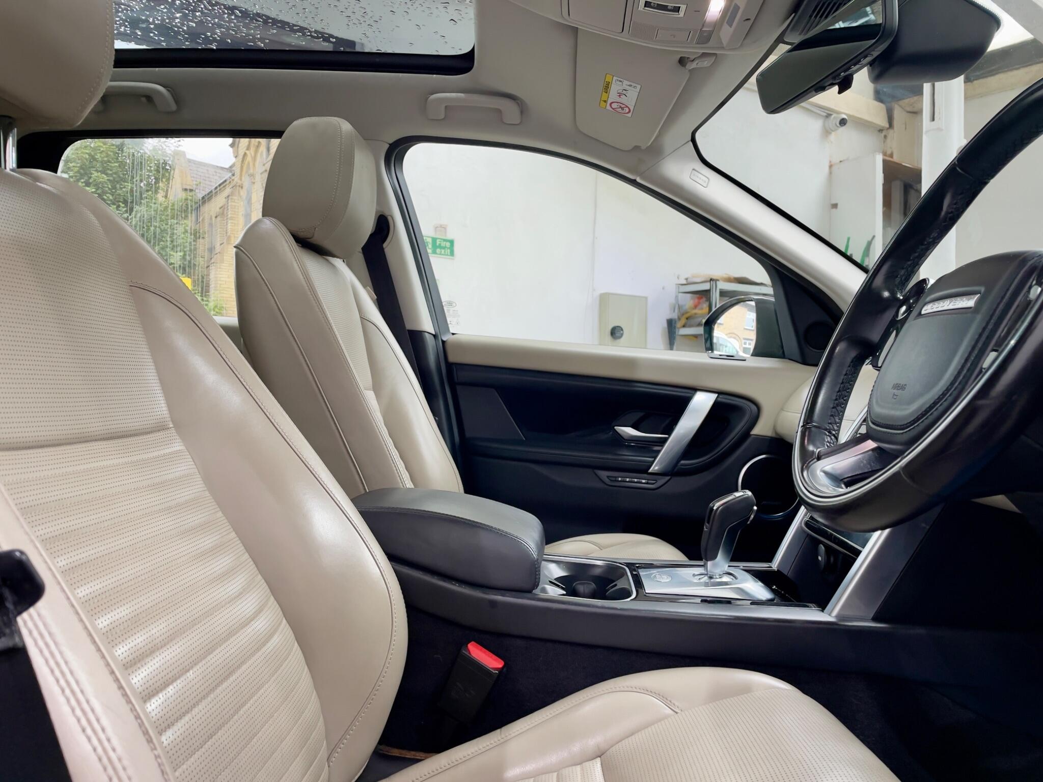 Land Rover Discovery Sport view 39