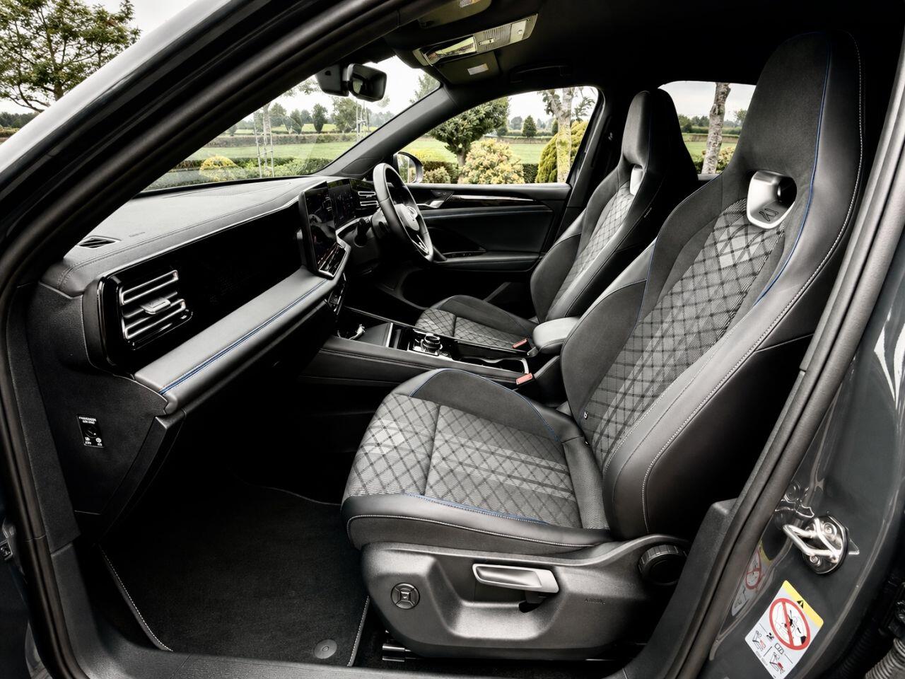 Volkswagen Tiguan view 12