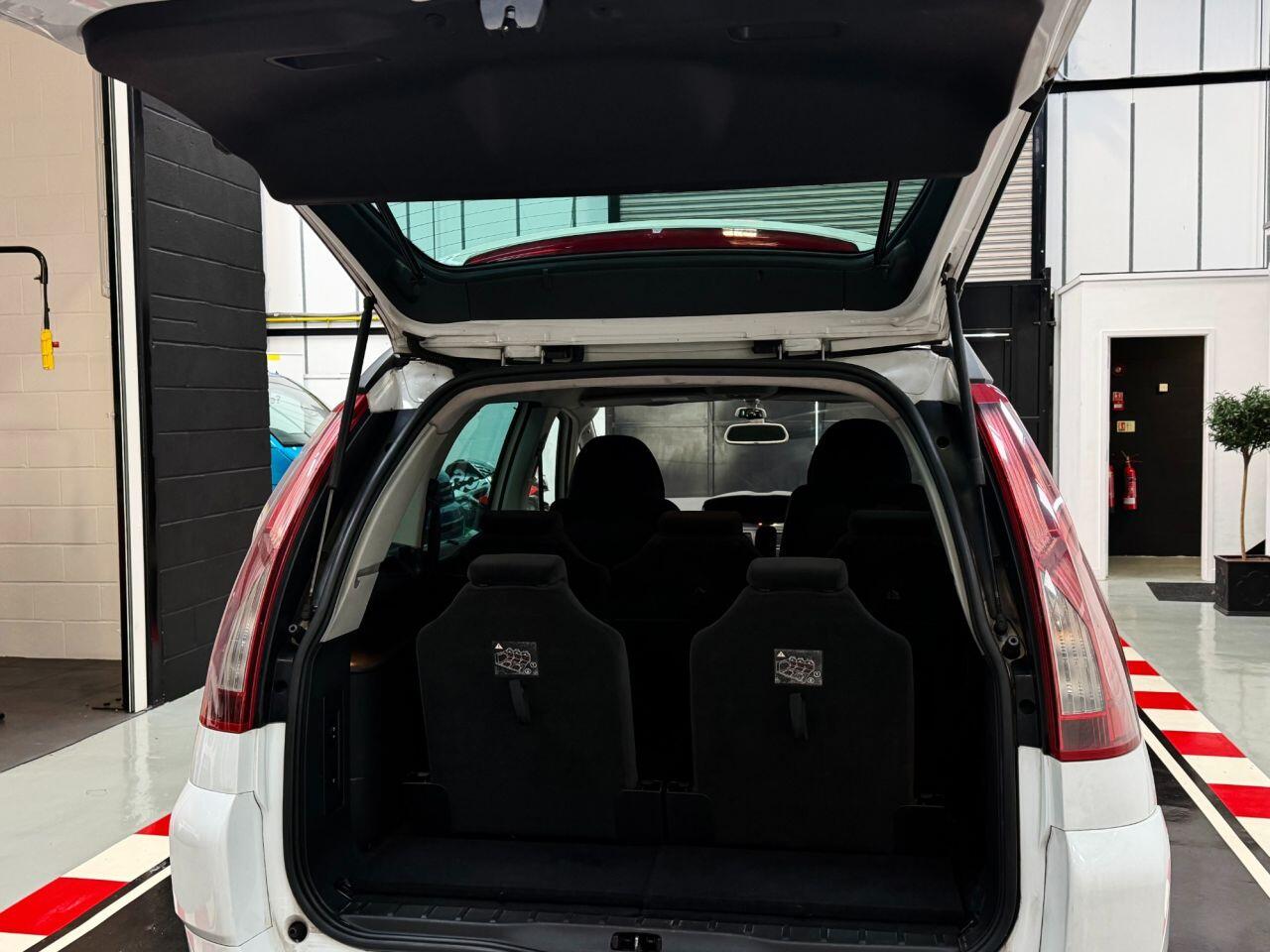 Citroen Grand C4 Picasso view 11