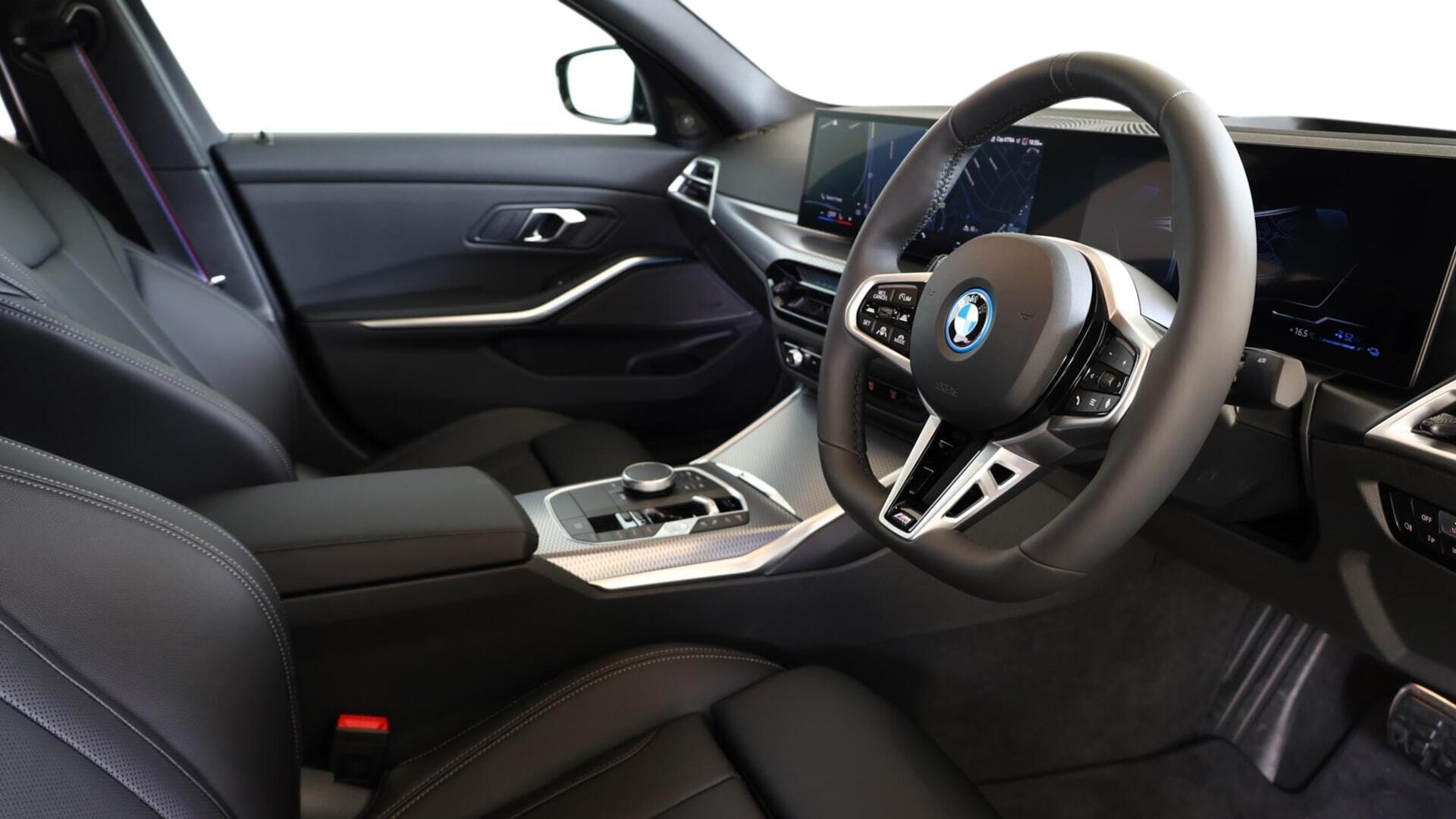 BMW 3 Series view 6