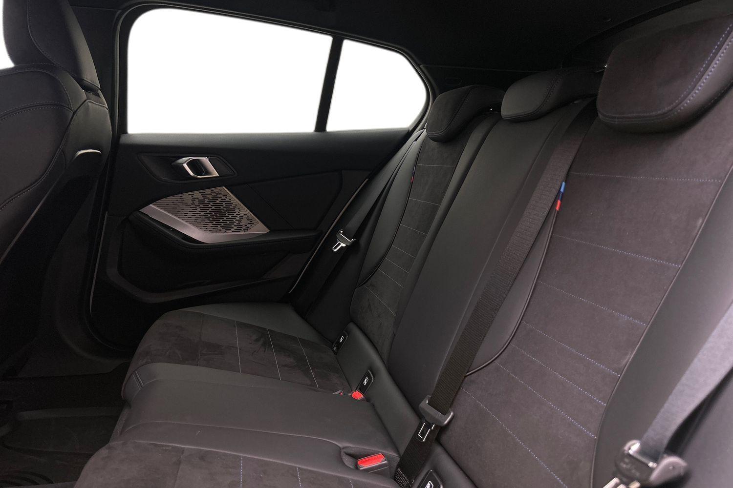 BMW 1 Series view 13
