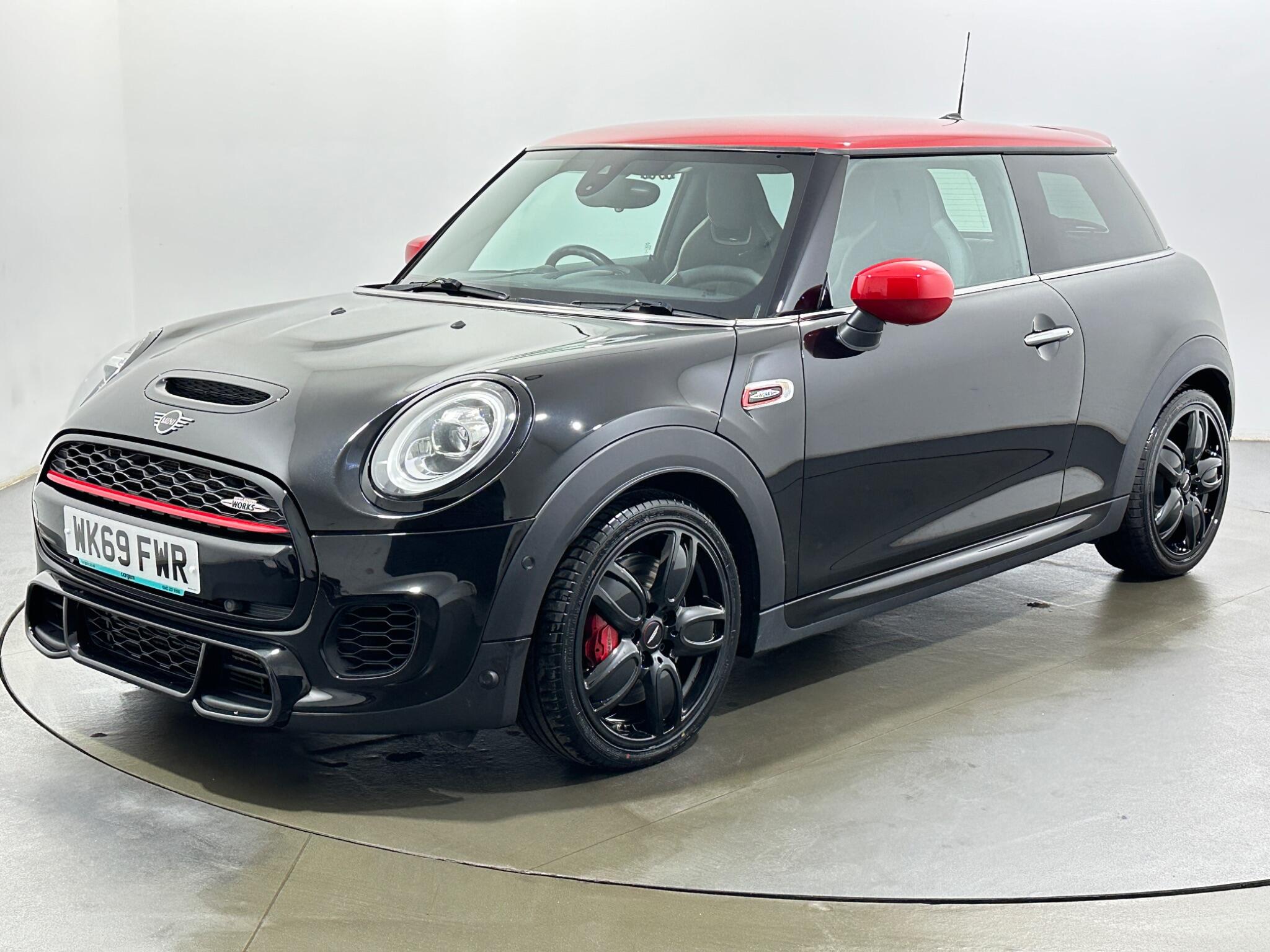 Mini Hatch view 4