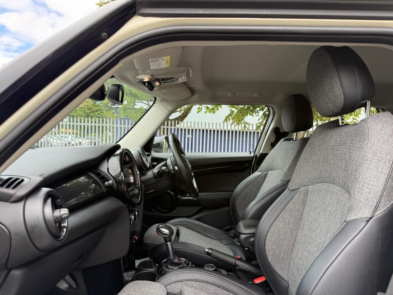 Mini Cooper view 8