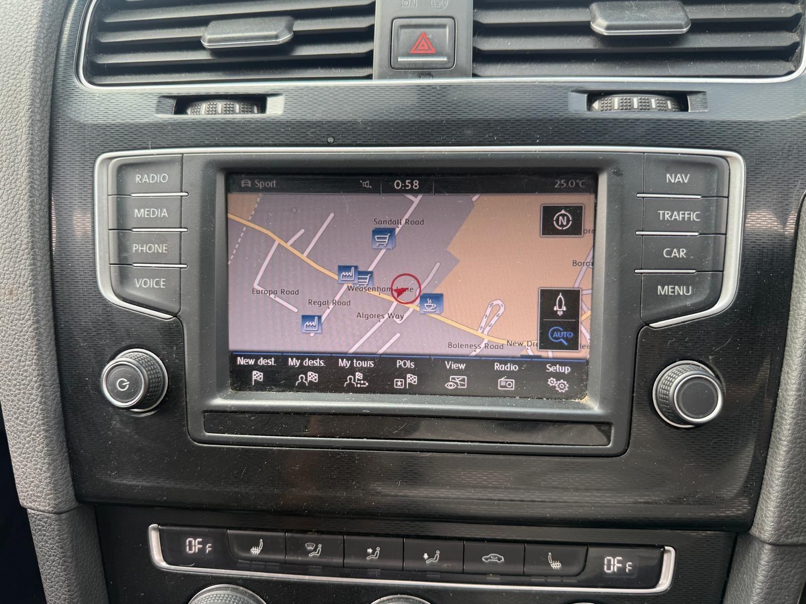Volkswagen Golf view 20