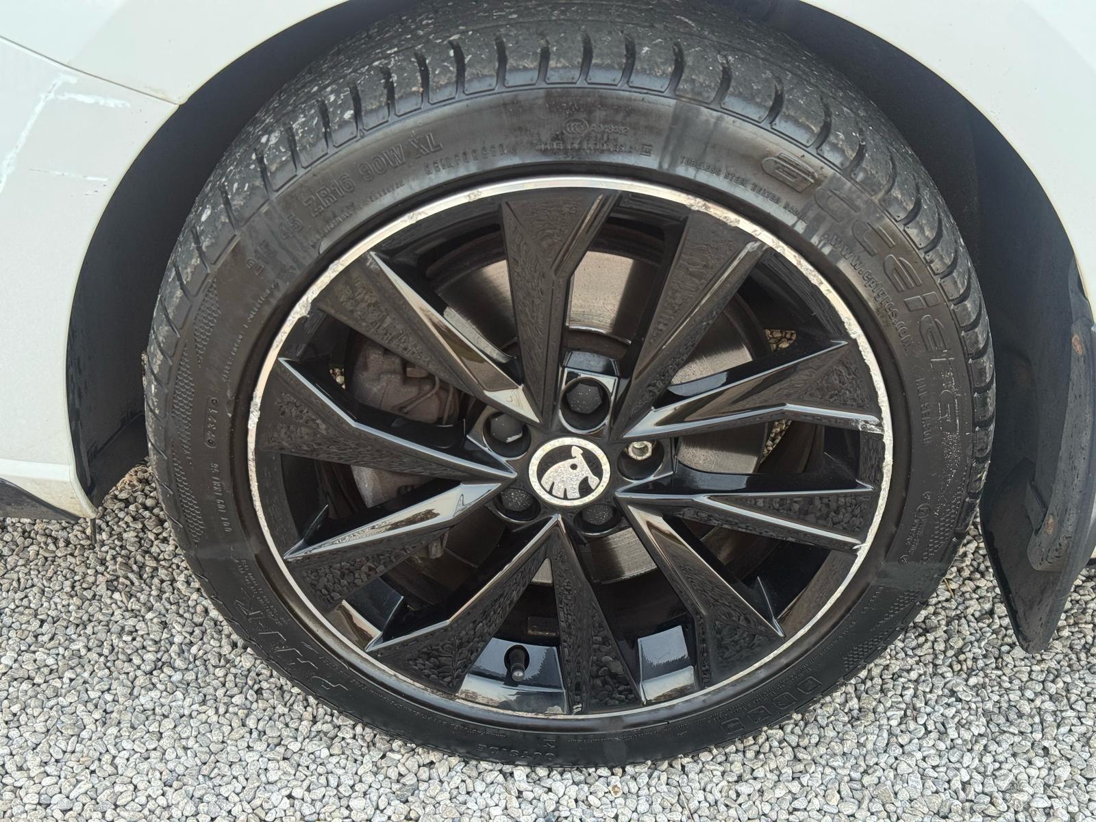 2015 Skoda Fabia image 32