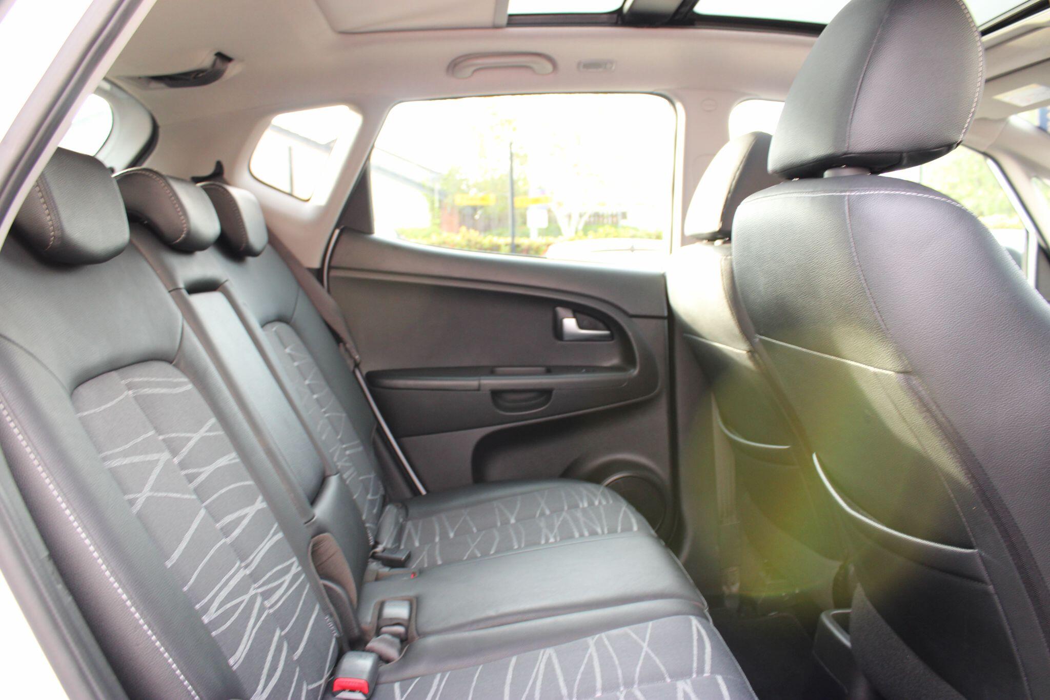 Kia Venga view 17