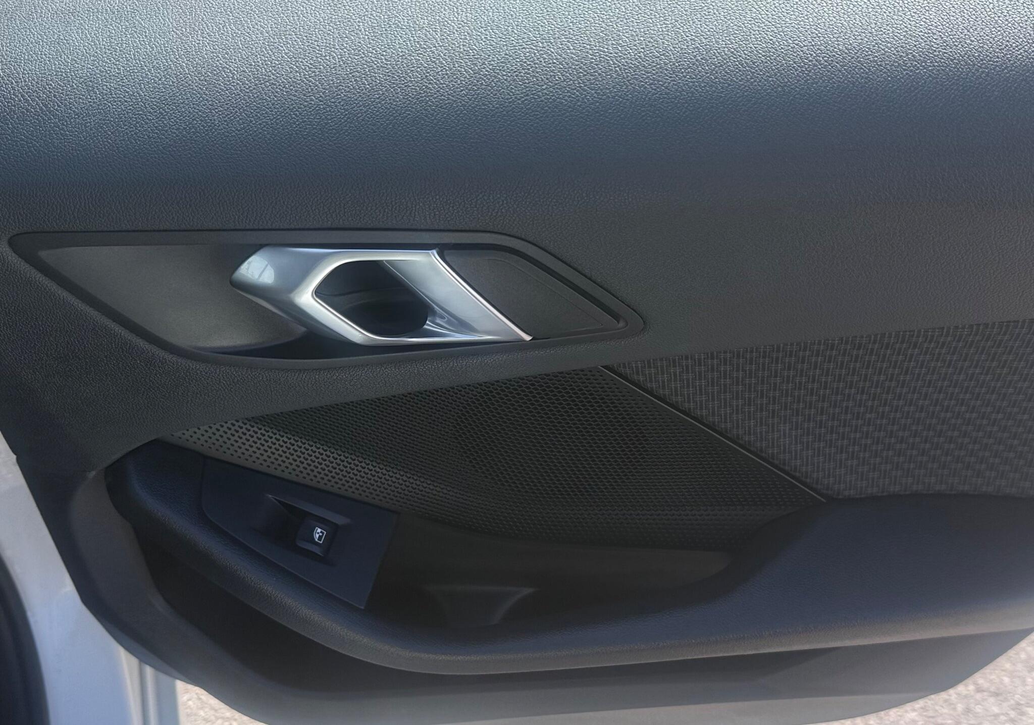 BMW 1 Series view 22