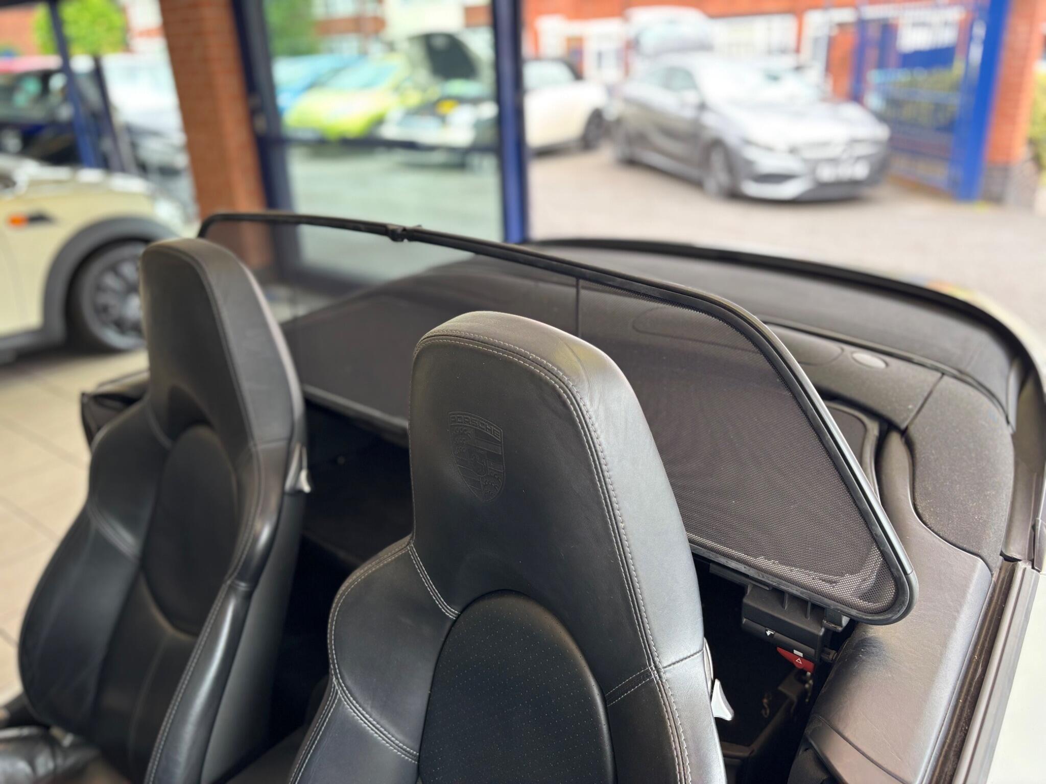 Porsche 911 view 31