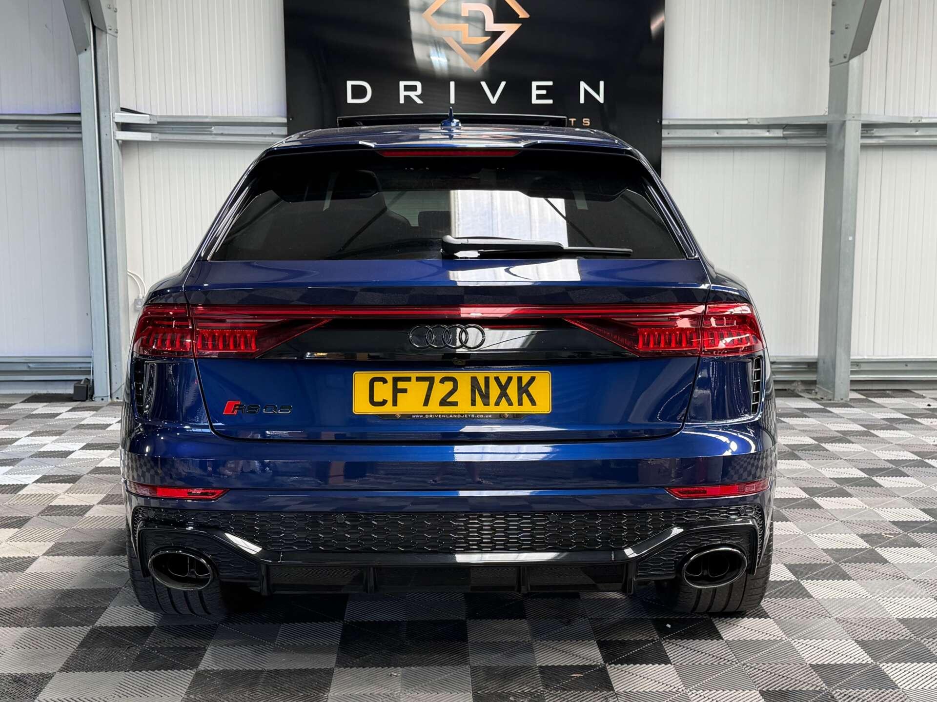Audi RSQ8 view 11