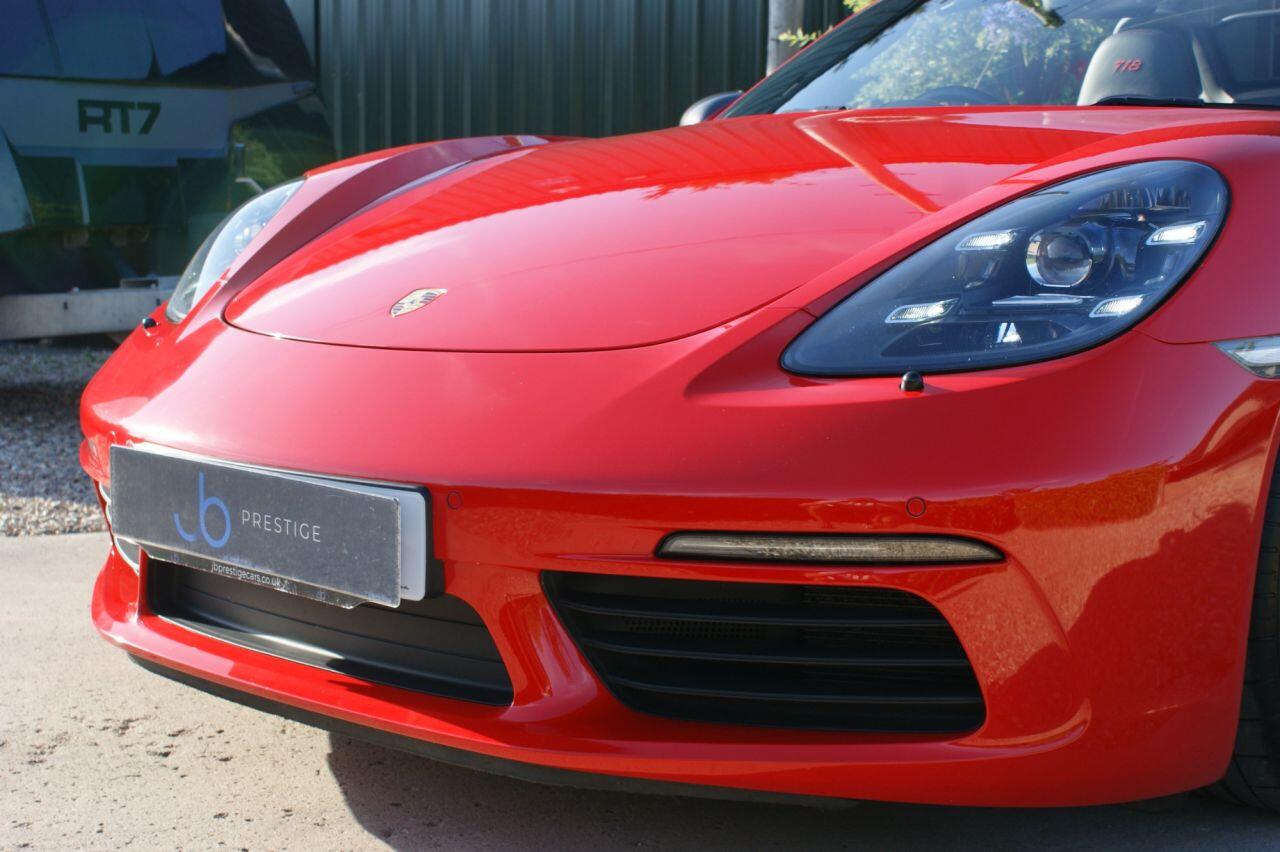 Porsche 718 Boxster view 30