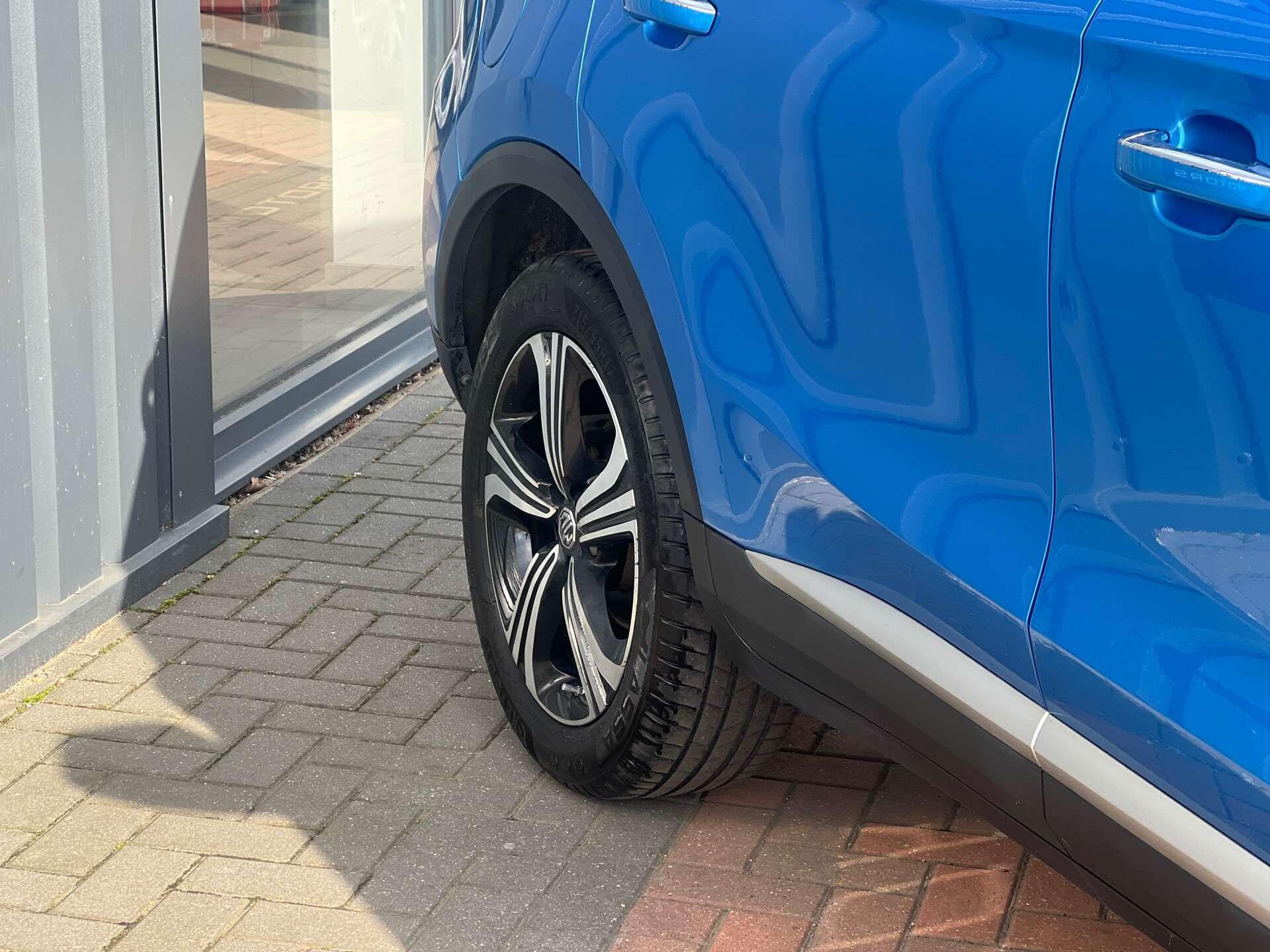 MG ZS view 52