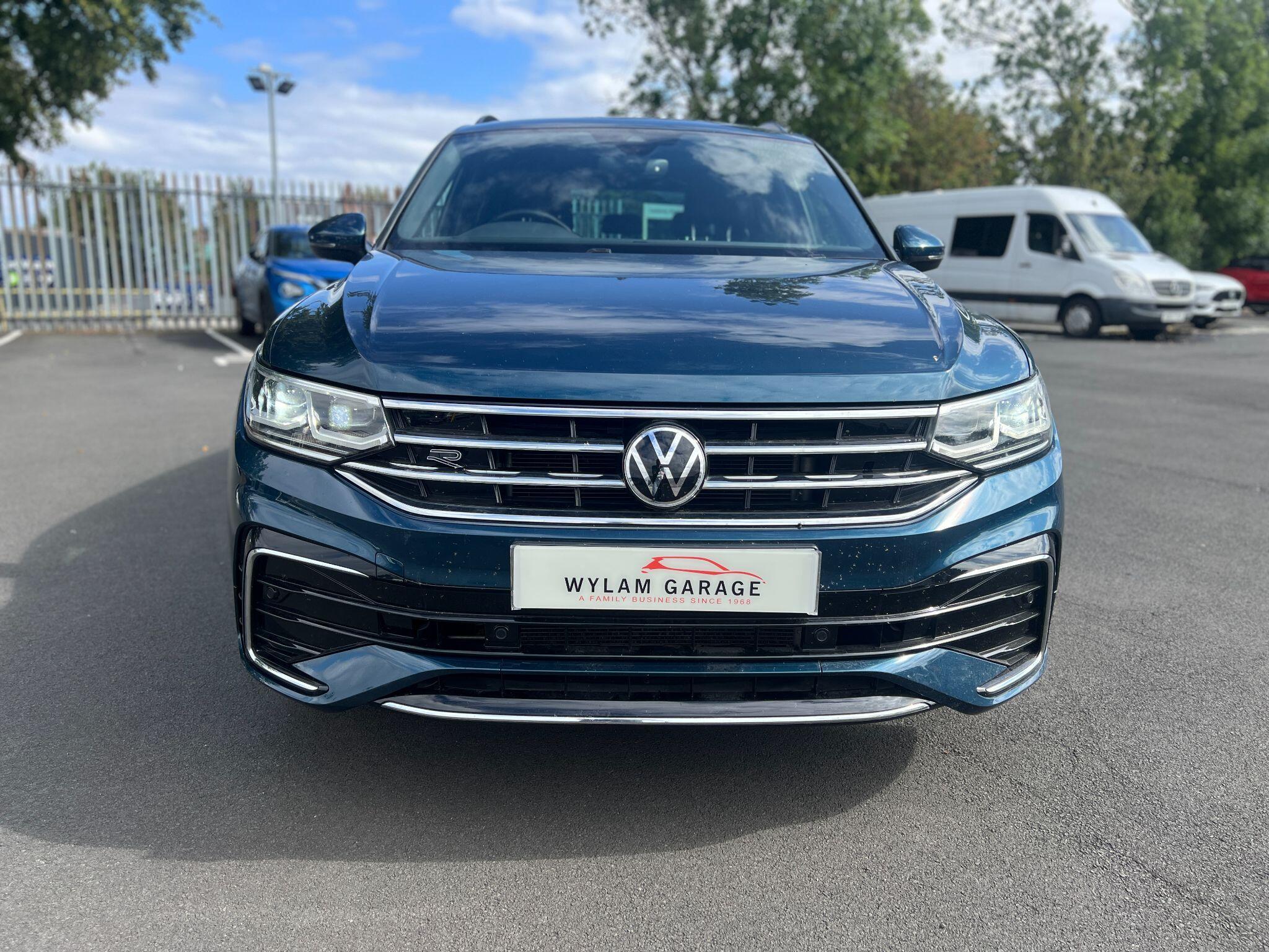 Volkswagen Tiguan view 2