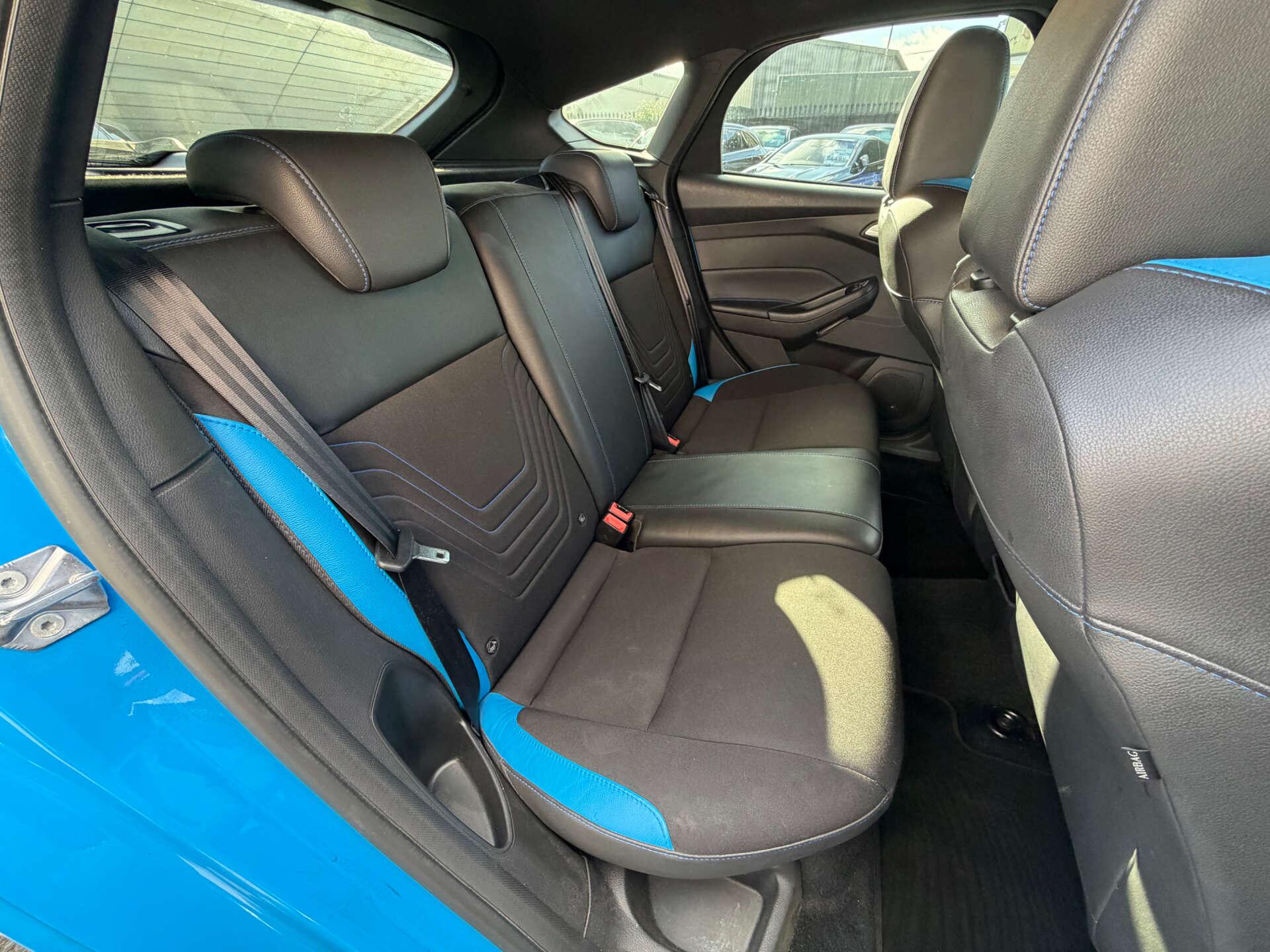 Ford Focus view 10