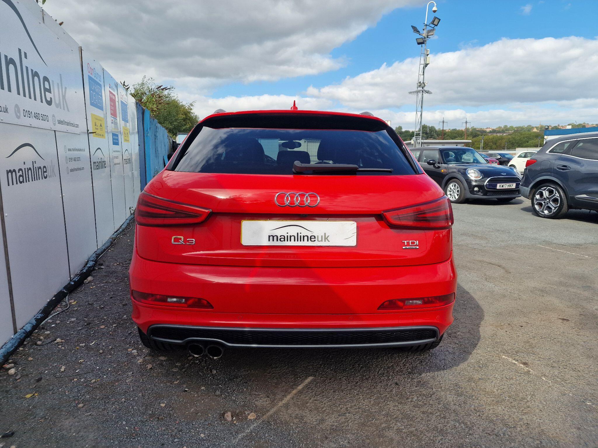 Audi Q3 view 25