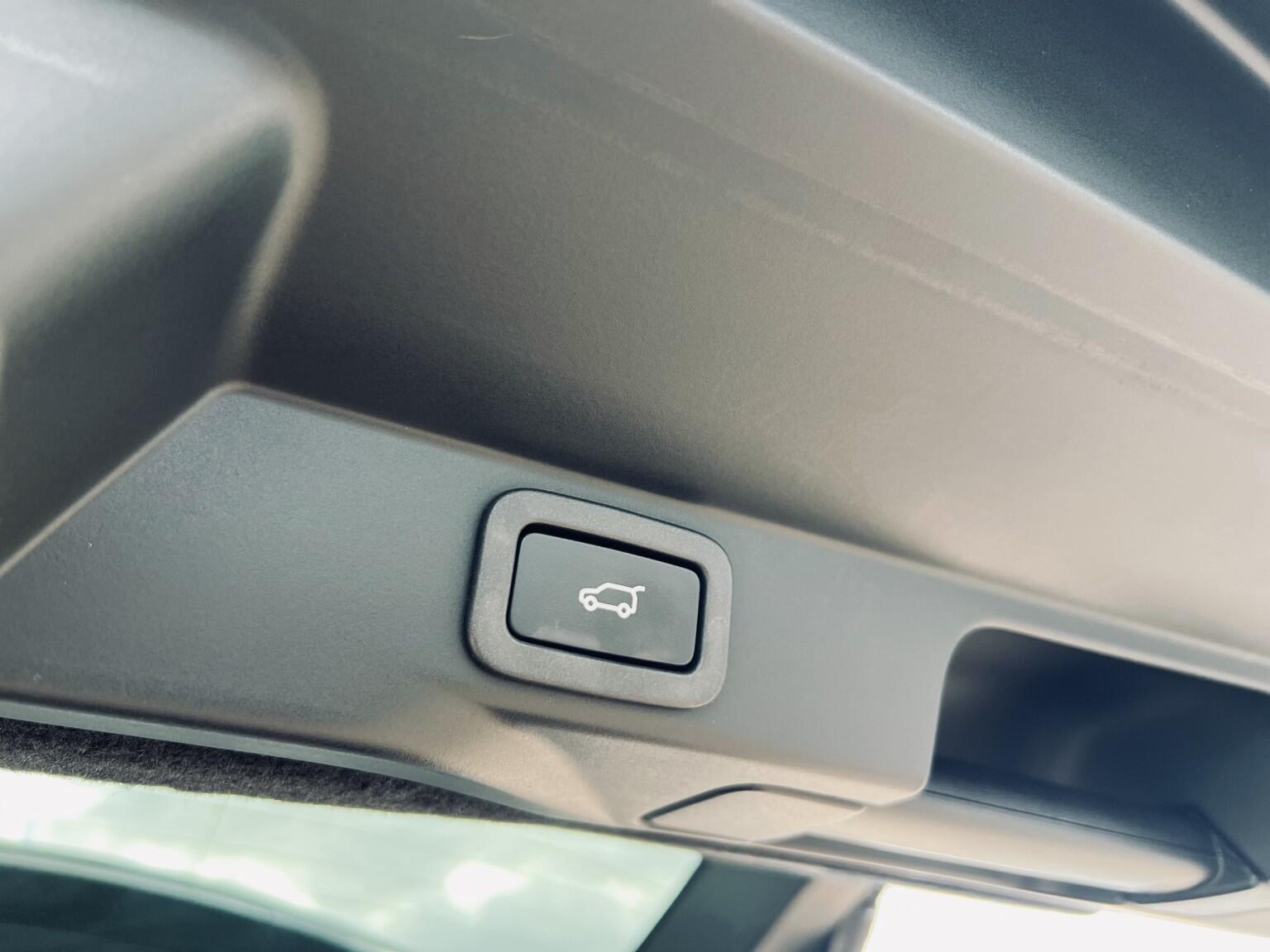 Land Rover Range Rover Sport view 36