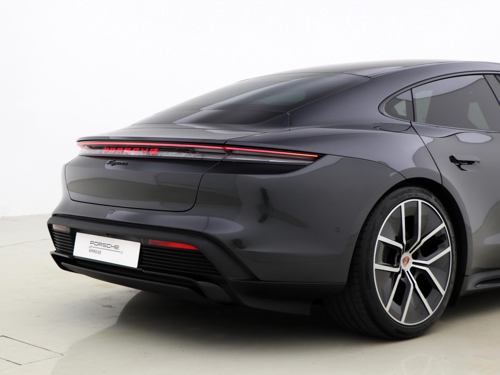 Porsche Taycan view 22