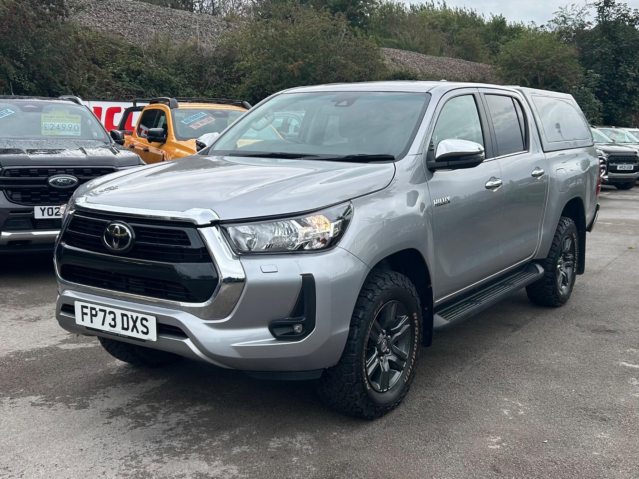 Toyota Hilux view 5