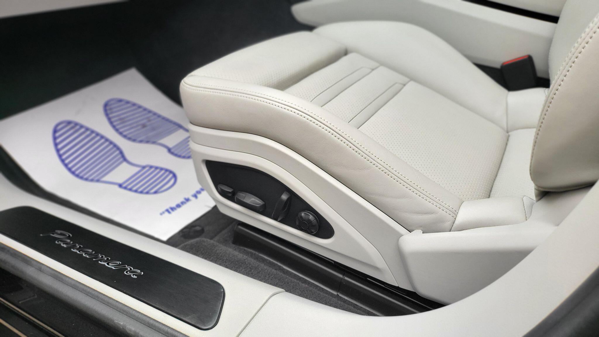 Porsche Panamera view 39