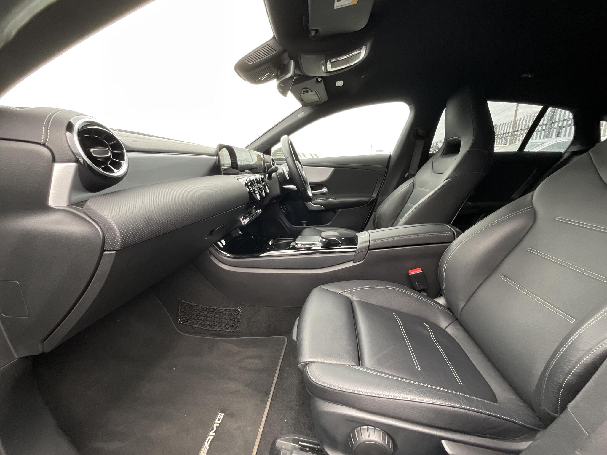 Mercedes-Benz Cla view 18