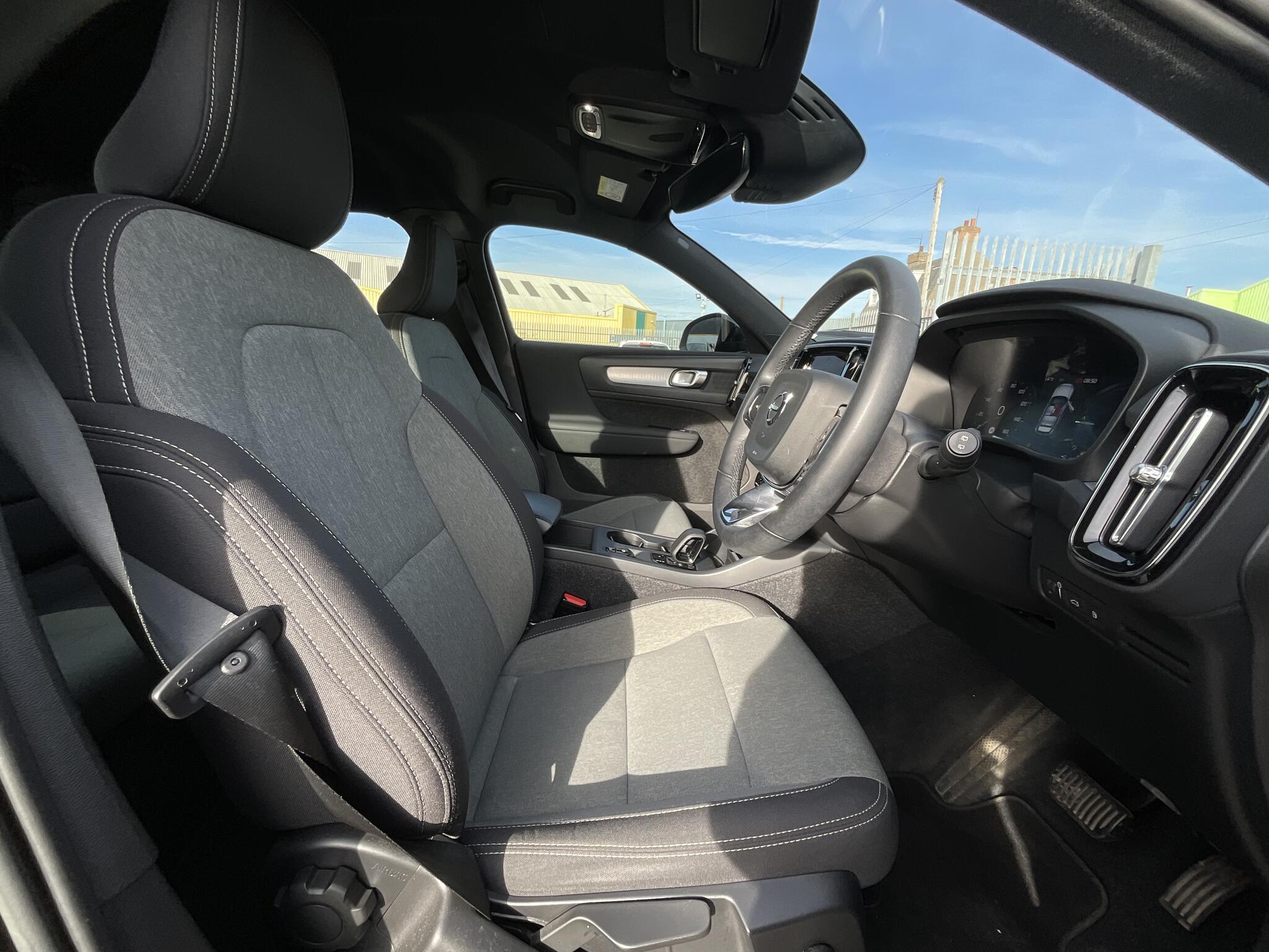 Volvo XC40 view 10