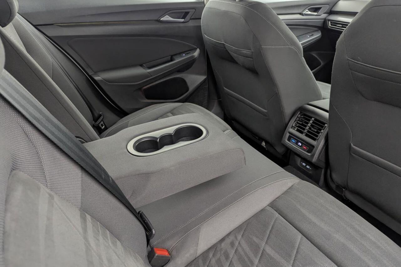 Volkswagen Golf view 16