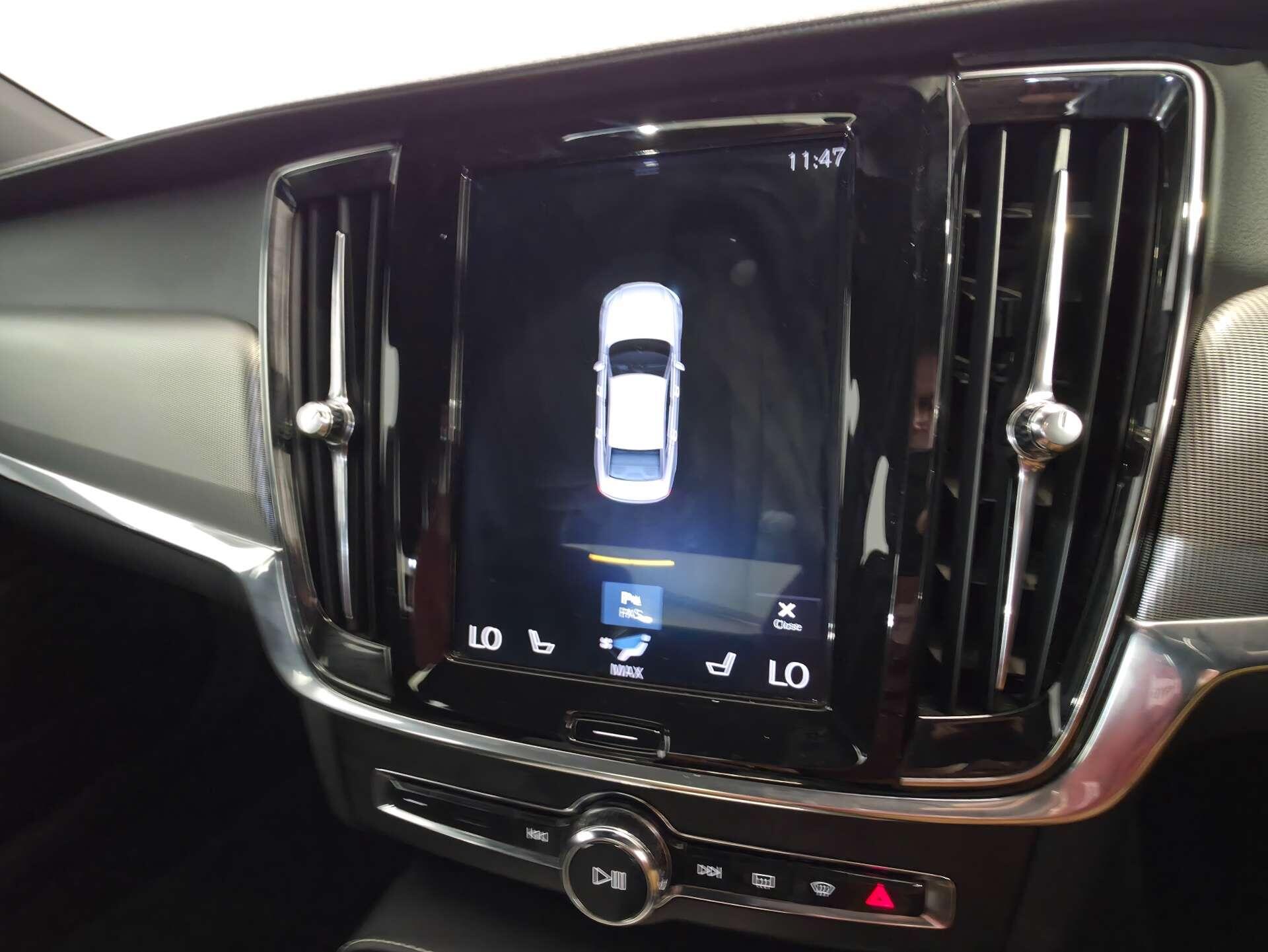 Volvo S90 view 37